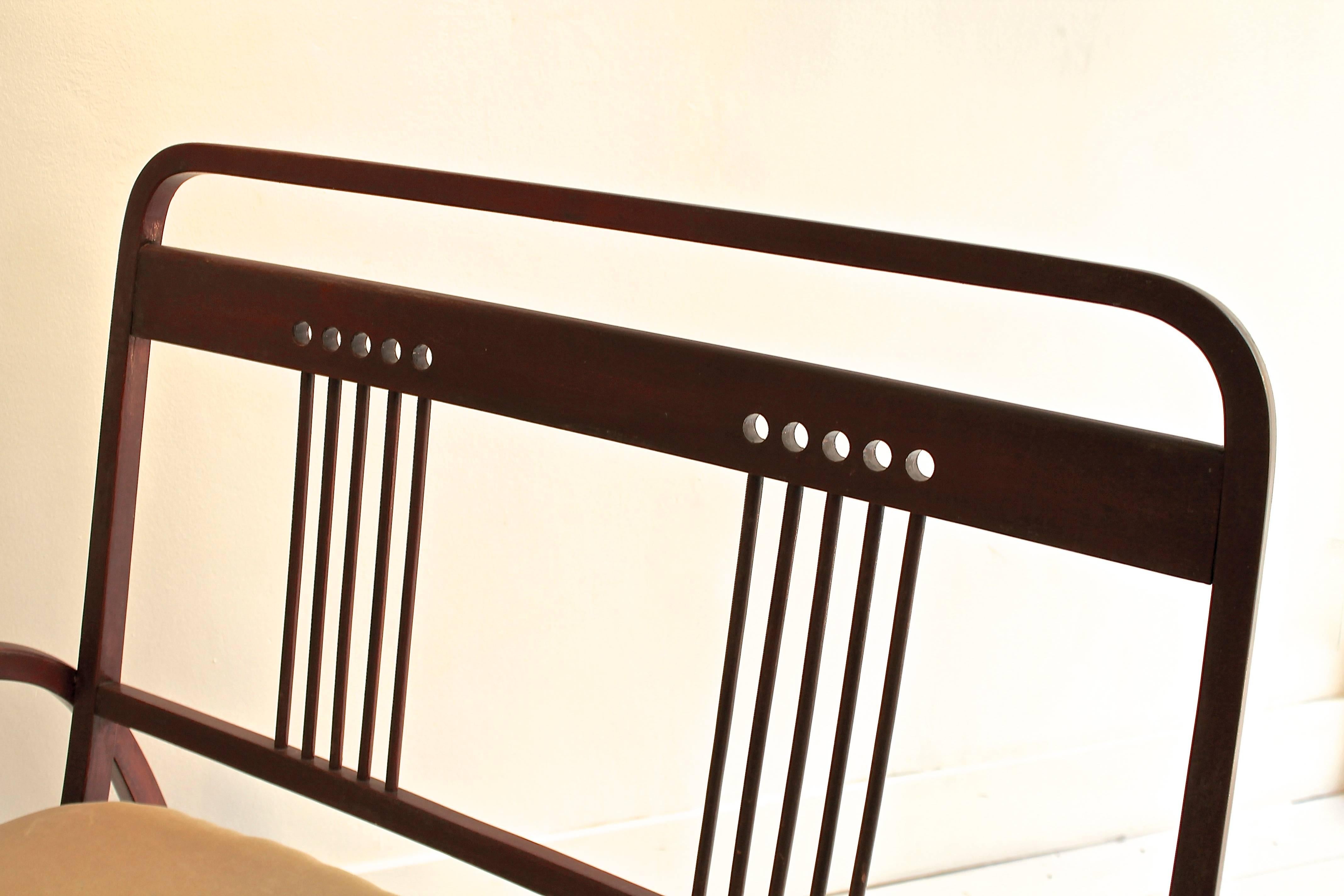 Thonet Model 511 Bentwood Bench, Vienna Secession, circa 1900 4