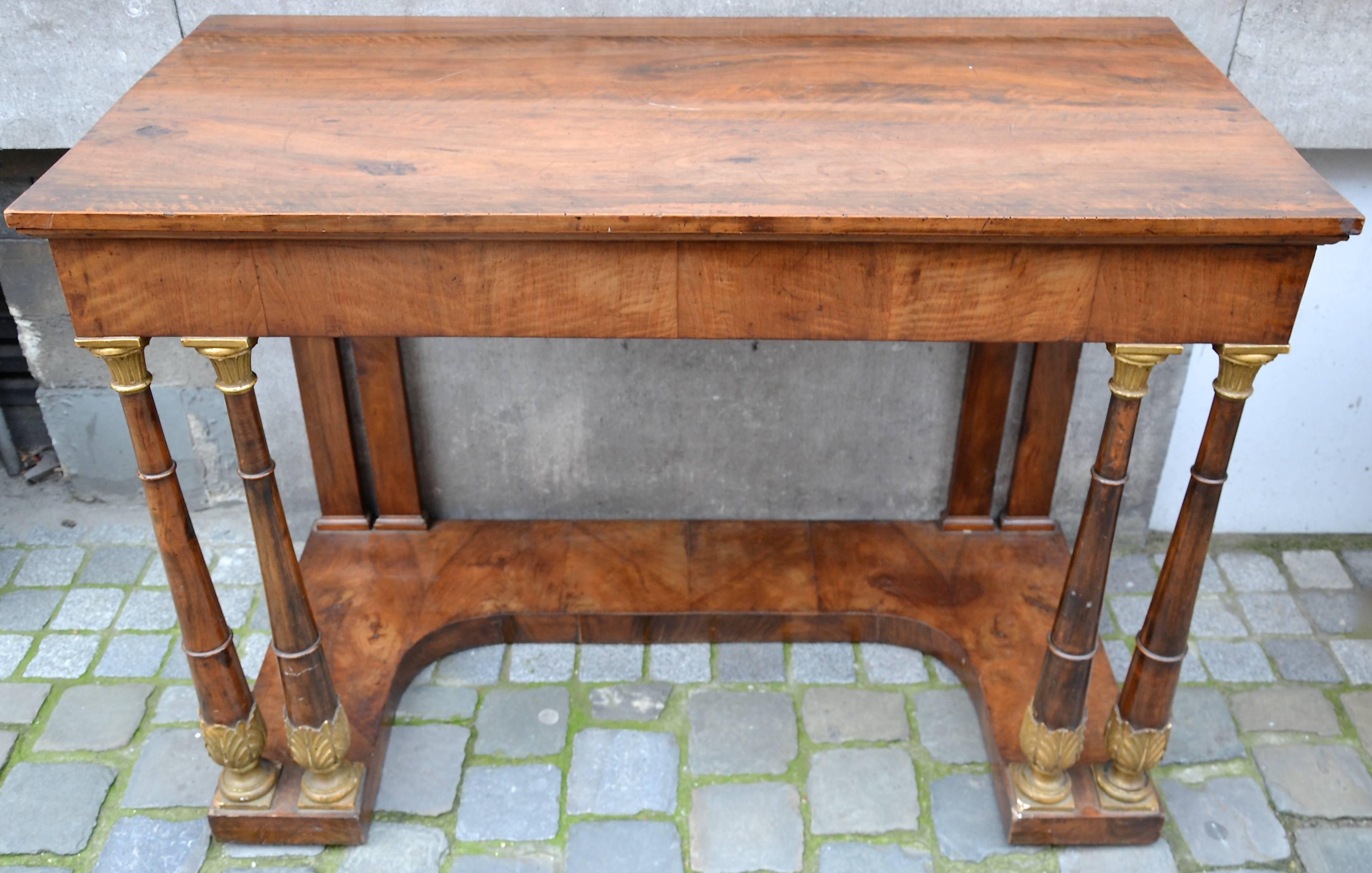 Early 19th Century Tuscan Console Table In Walnut In Good Condition In Brussels, BE