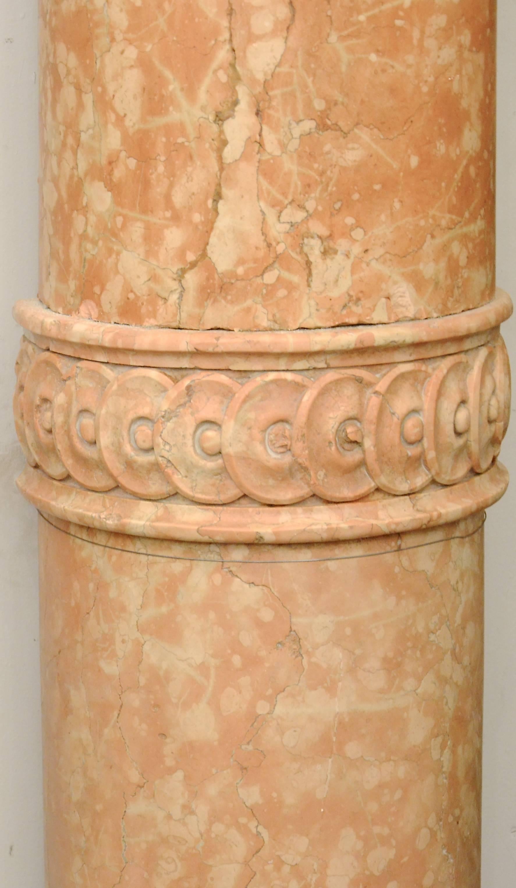 Néo-grec Ensemble de quatre demi-colones du 19ème siècle en marbre rouge de Vérone et pierre de Vincenza en vente