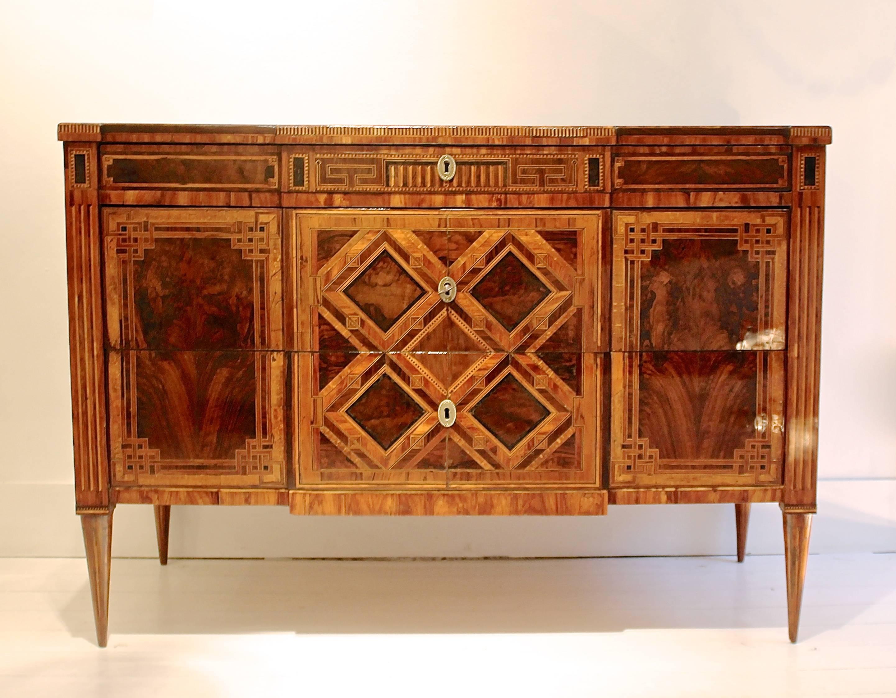 18th Century Lombard Louis XVI walnut marquetry chest of drawers, Napples, Italy.