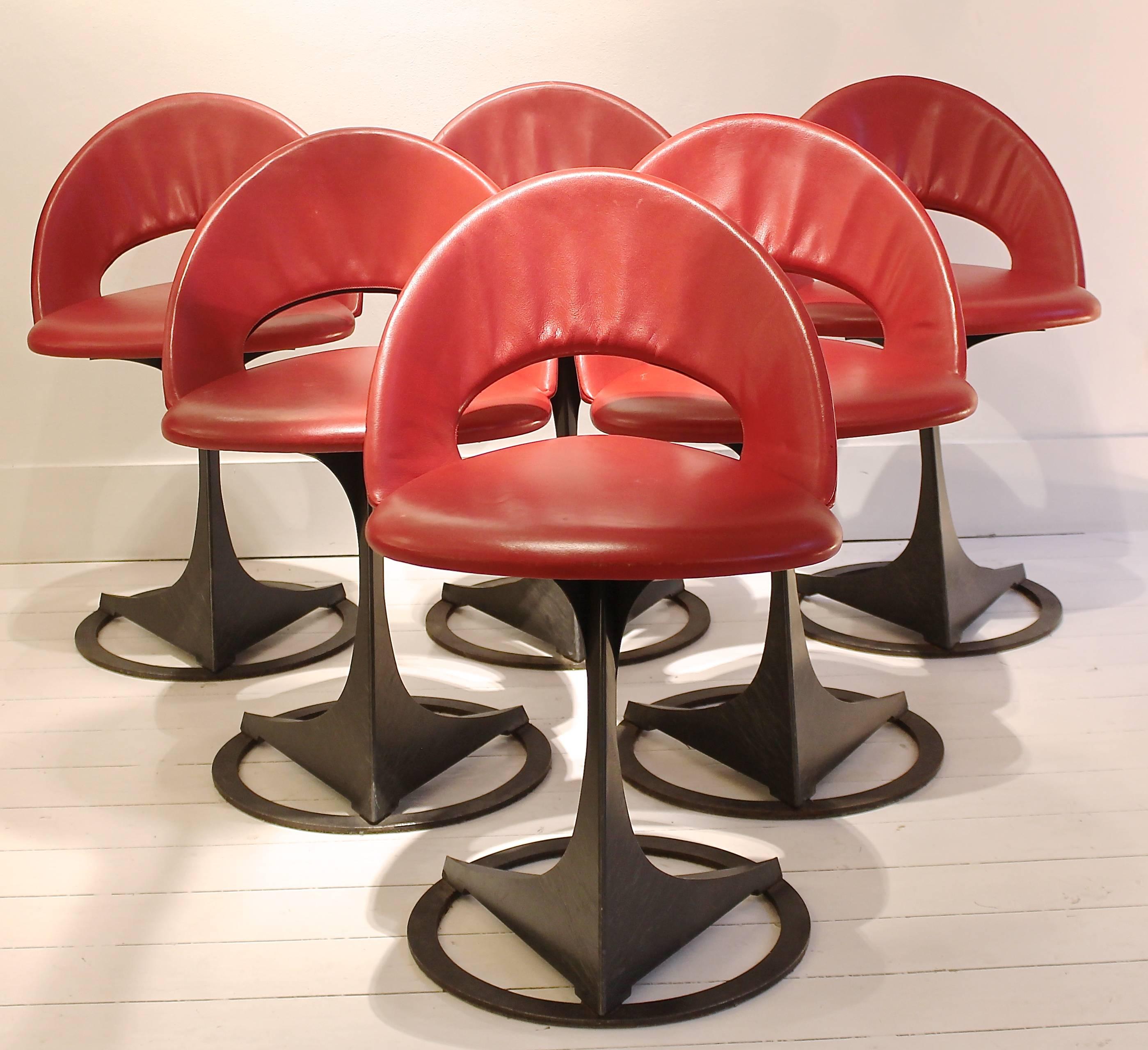 A set of six pedestal chairs in red leather designed by architect Santiago Calatrava and manufactured by De Sede for the infamous cabaret scene Tabourettli Theatre in Basel, Switzerland, in 1986.
These chairs are made of enameled steel and covered