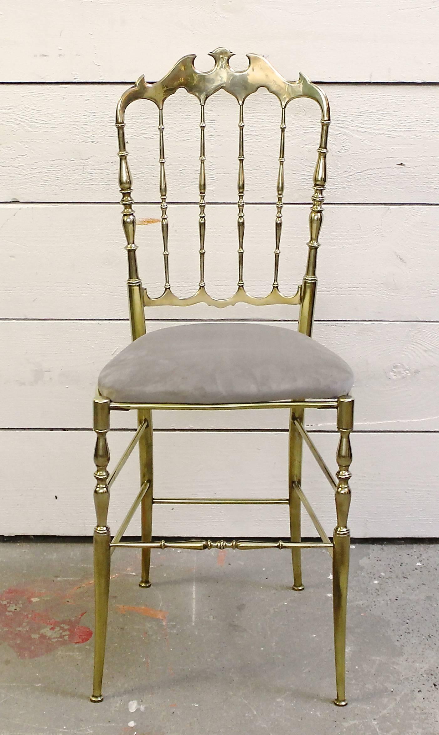 Set of Ten Polished Gilt Brass Chiavari Ballroom Chairs In Good Condition In Brussels, BE