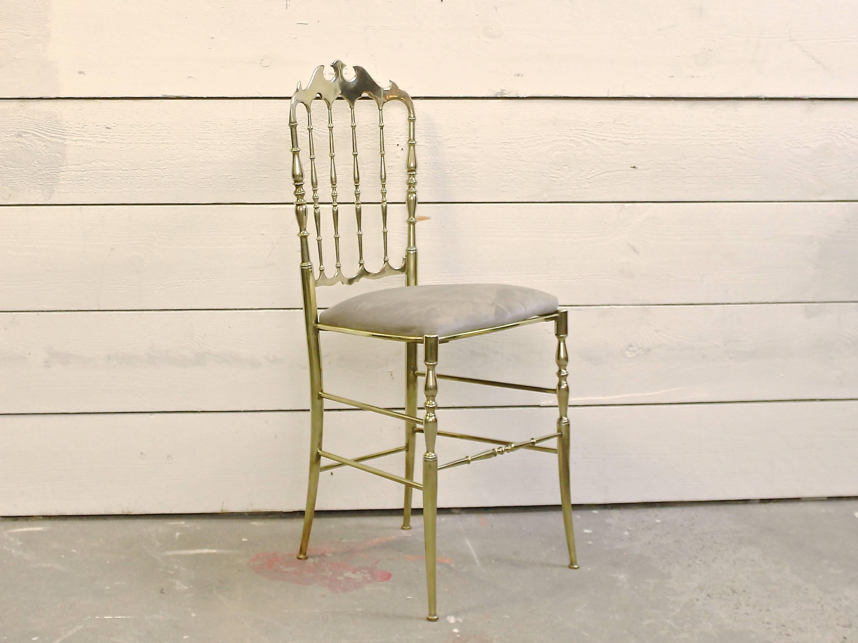 Mid-Century Modern Set of Ten Polished Gilt Brass Chiavari Ballroom Chairs