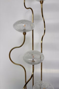 Lampada da terra contemporanea, ottone e vetro, Italia