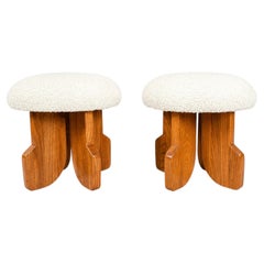 Paire de tabourets contemporains, en bois et tissu, Italie