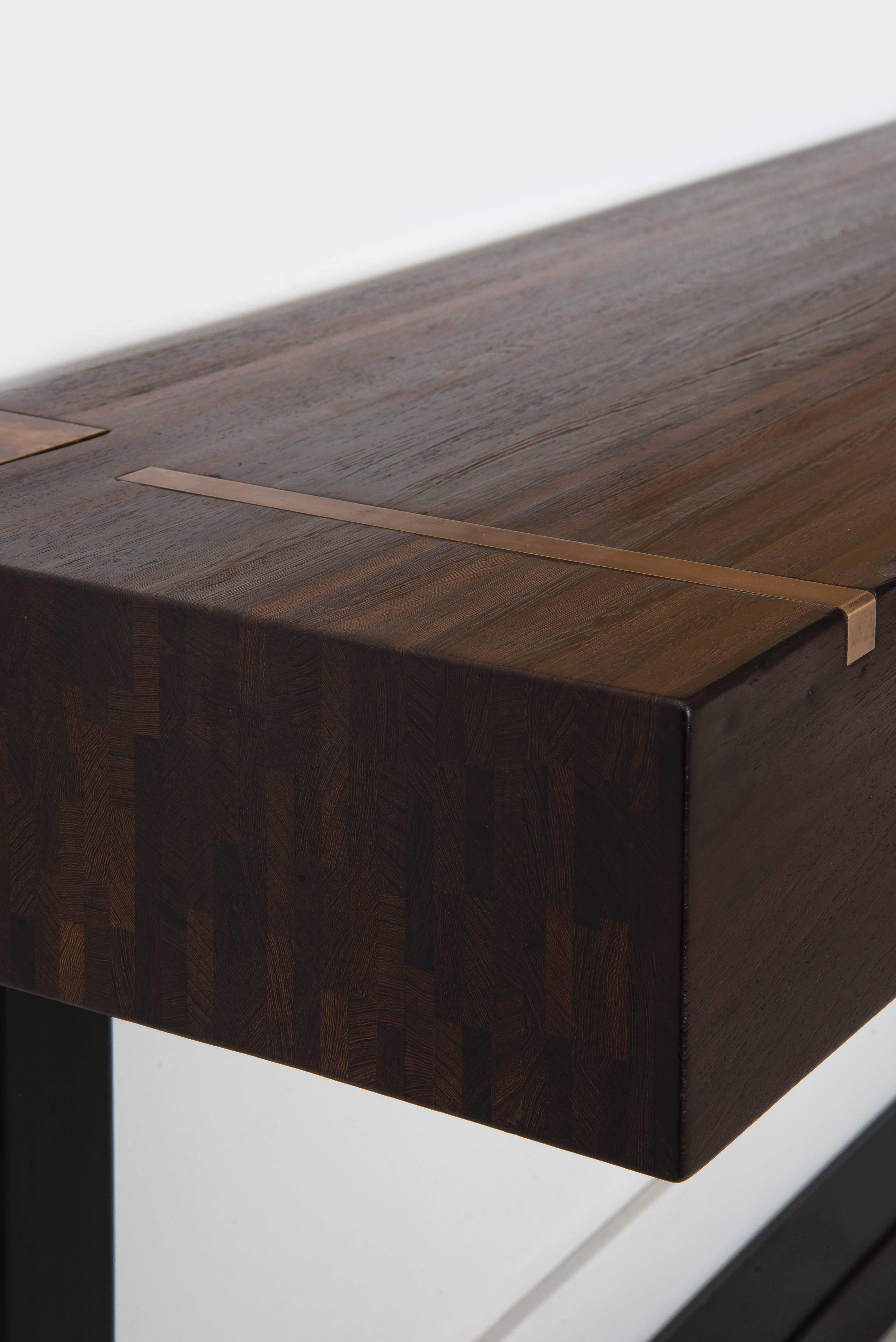 Contemporary design console table, using Jules Wabbes designed wenge end-grain wood top original from the 1960s.
Originally steps (32, available to be bought individually) from the Générale de Banque building, entirely designed by Jules Wabbes