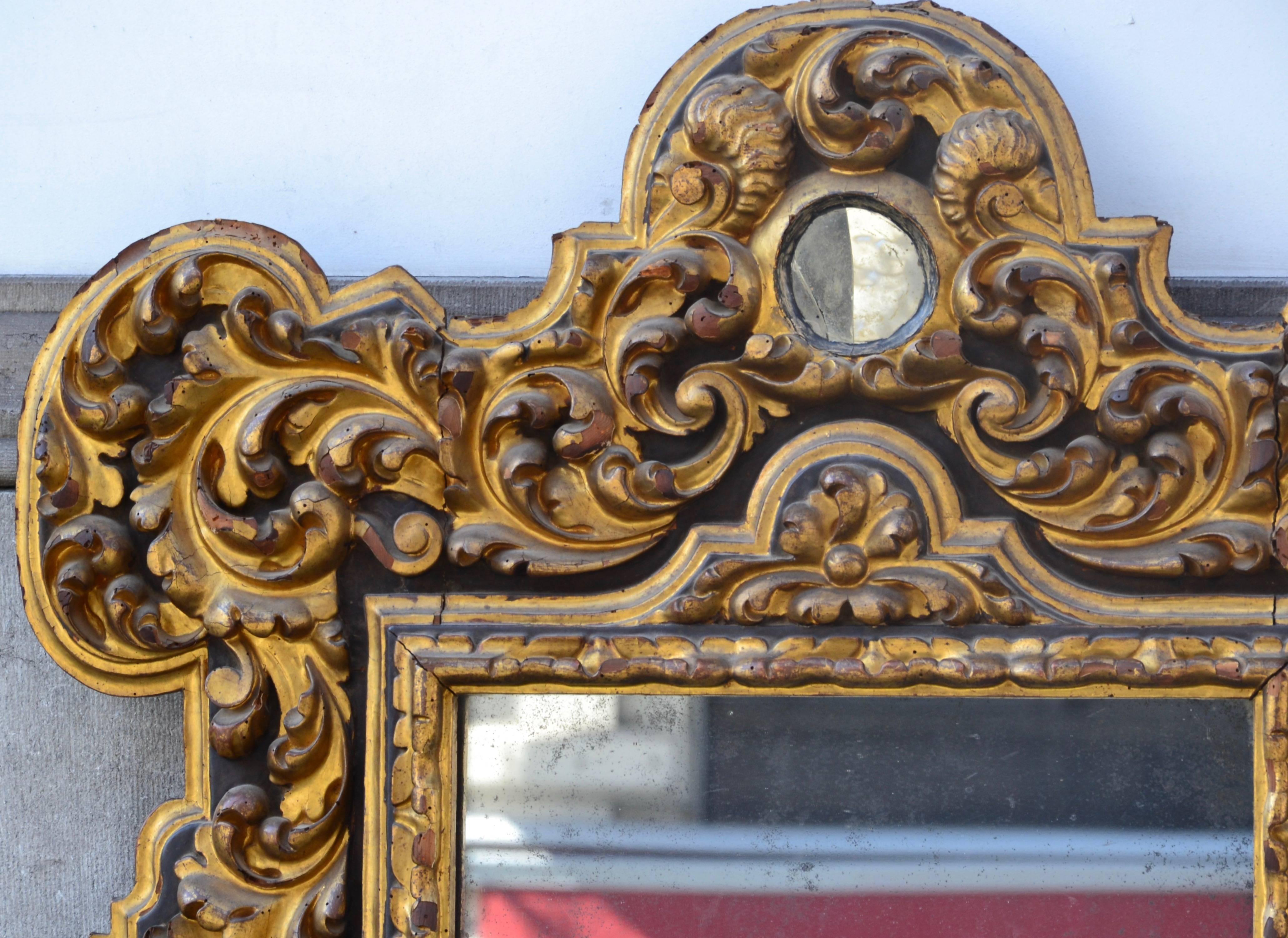 18th Century Mirror in Carved Giltwood In Good Condition In Brussels, BE