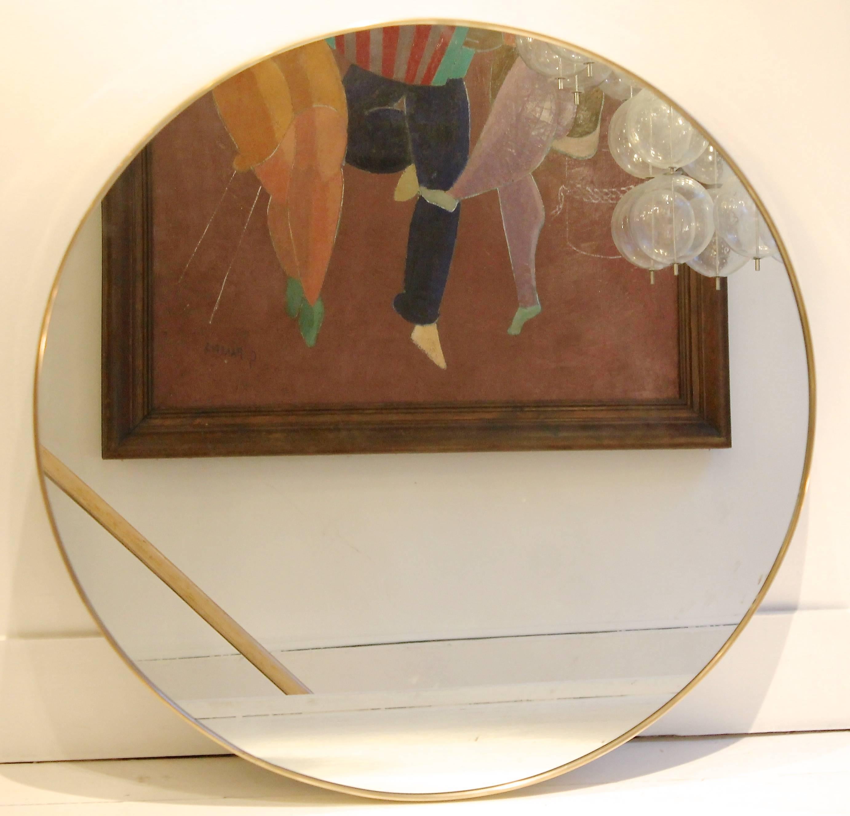 Post-Modern Elegant 1960s Italian Round Shaped Mirror in Brass Frame