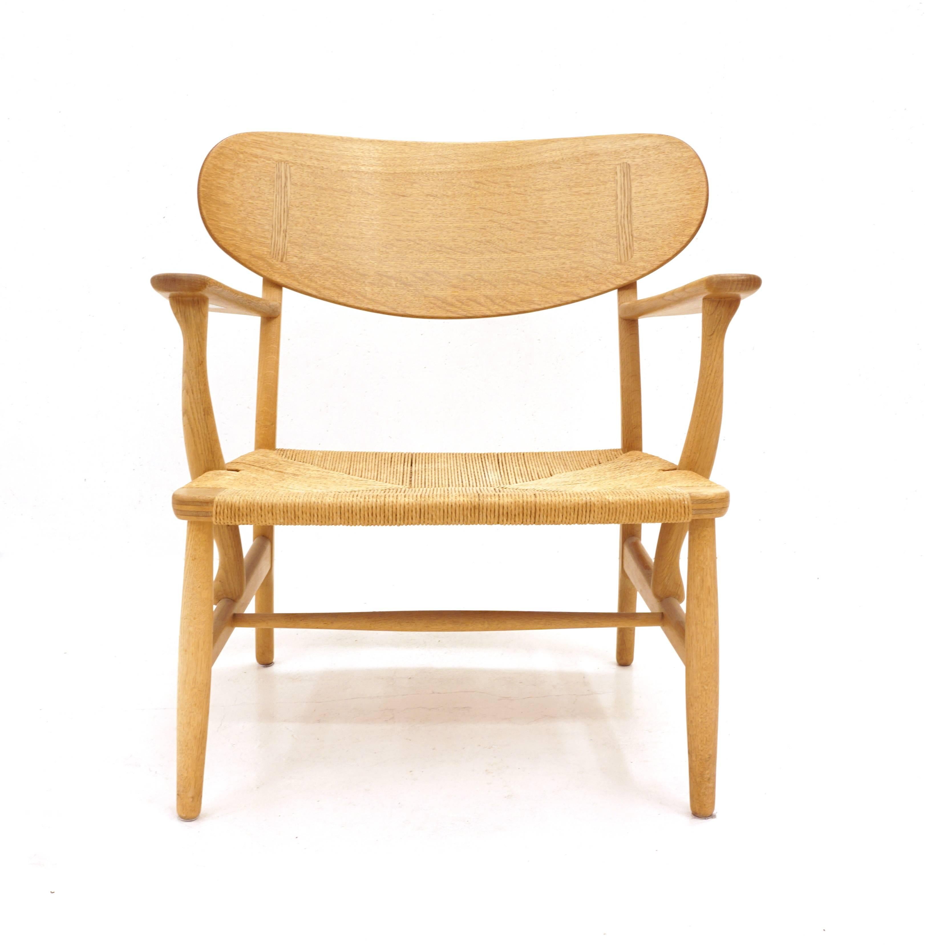 Scandinavian Modern Hans Wegner, Easy Chair, Oak, CH 22 Shell Chair, Maker Carl Hansen & Son