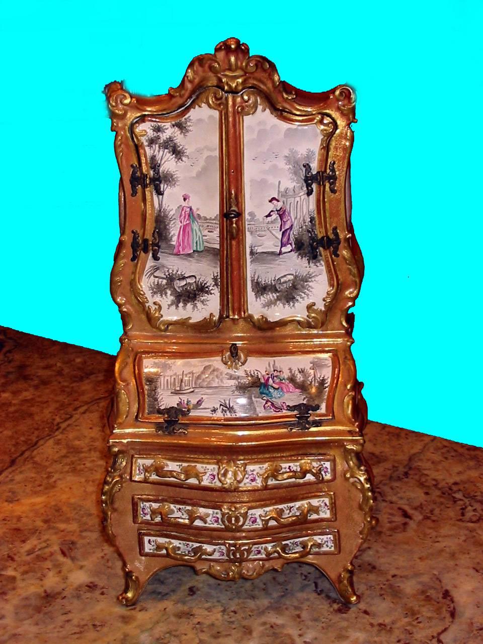 Very Rare 19th Century Porcelain Cabinet Made by Sèvres For Sale 2