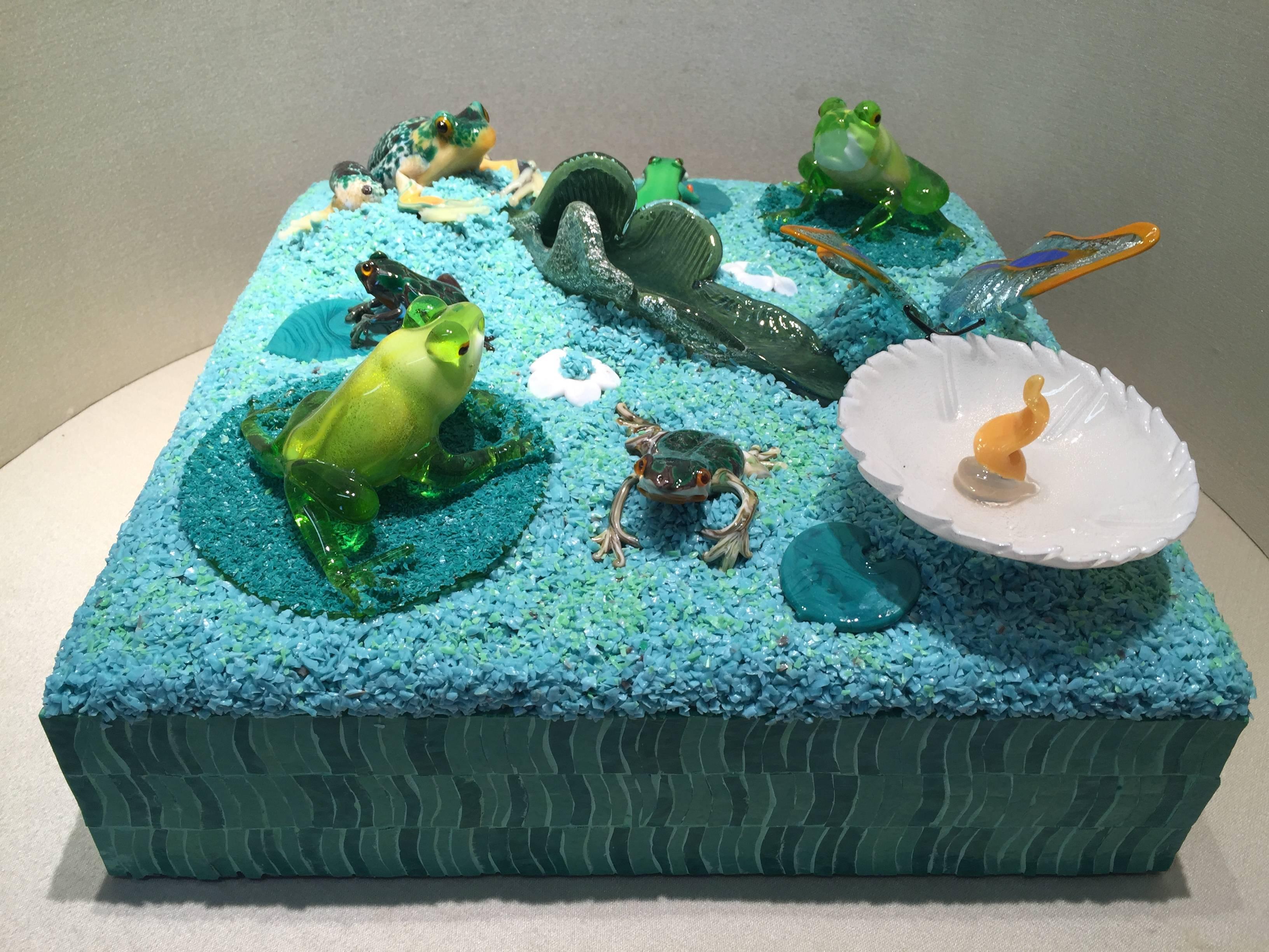 Modern Beautiful Murano Glass and Mosaic Sculpture with Frogs For Sale
