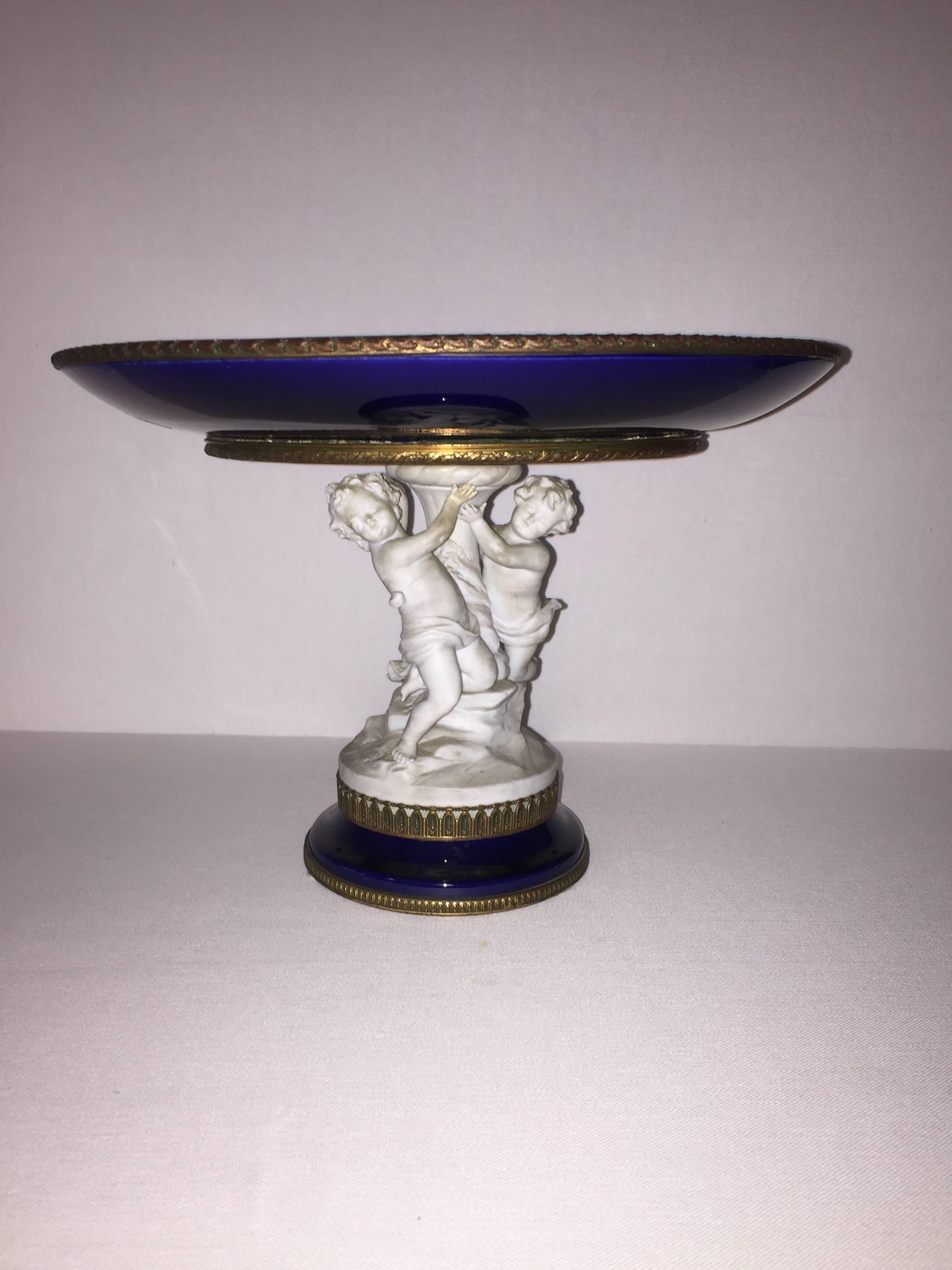 Hand-Crafted Beautiful Early 19th Century Sèvres Porcelain Centerpiece For Sale