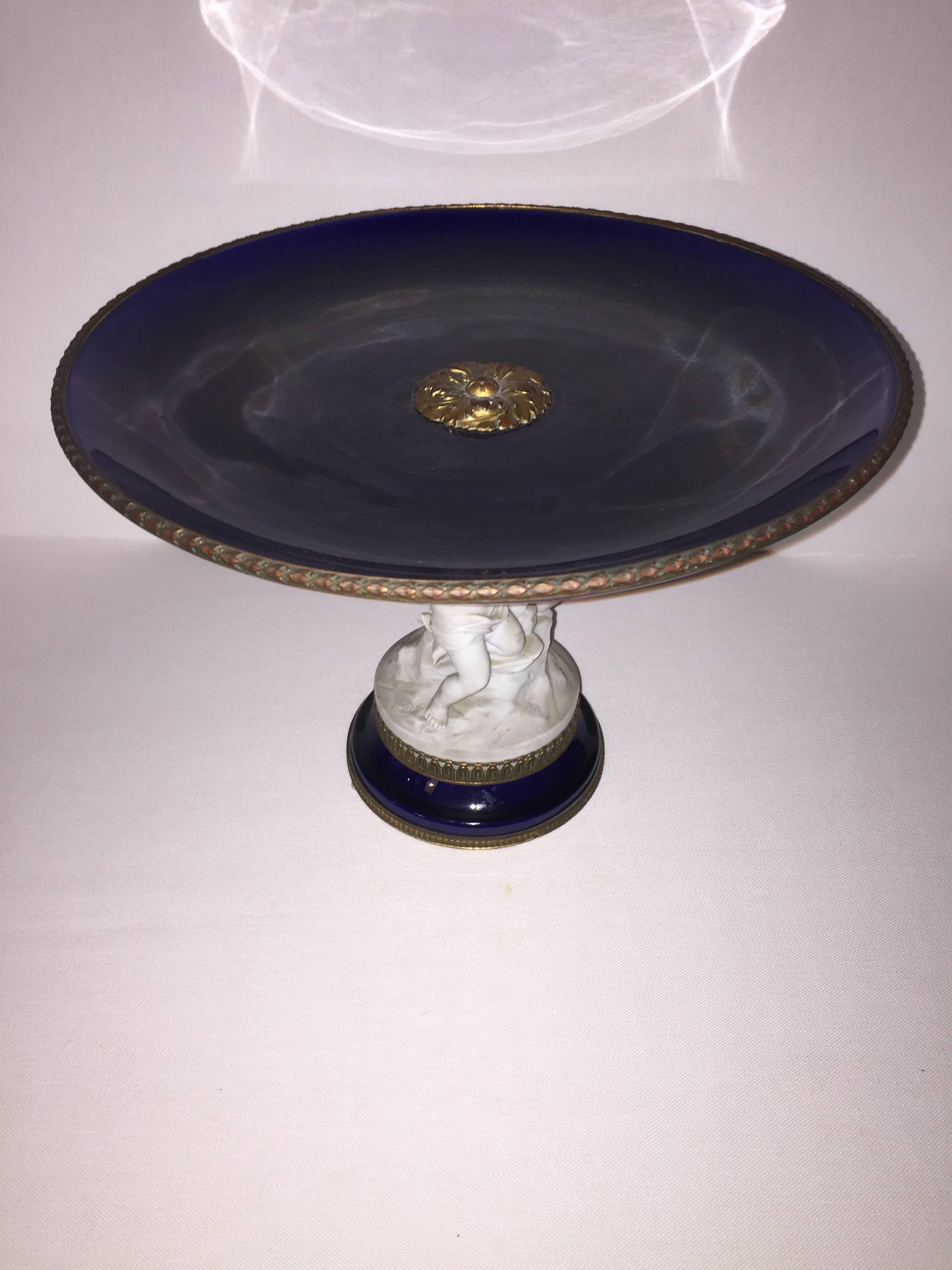 Beautiful Early 19th Century Sèvres Porcelain Centerpiece In Excellent Condition For Sale In Venice-Lido, IT