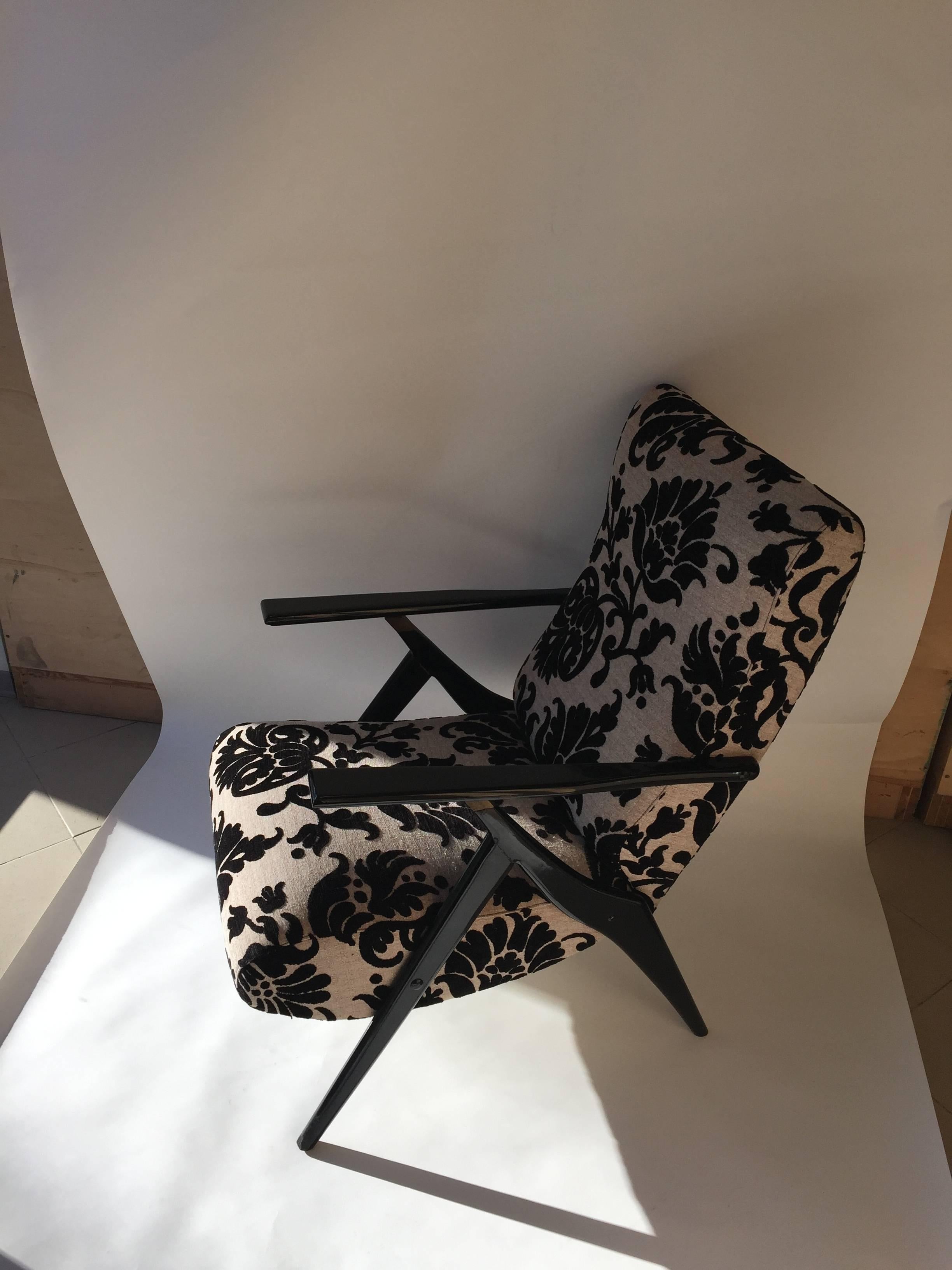 20th Century Mid century Italian Lounge Chair by Antonio Gorgone For Sale