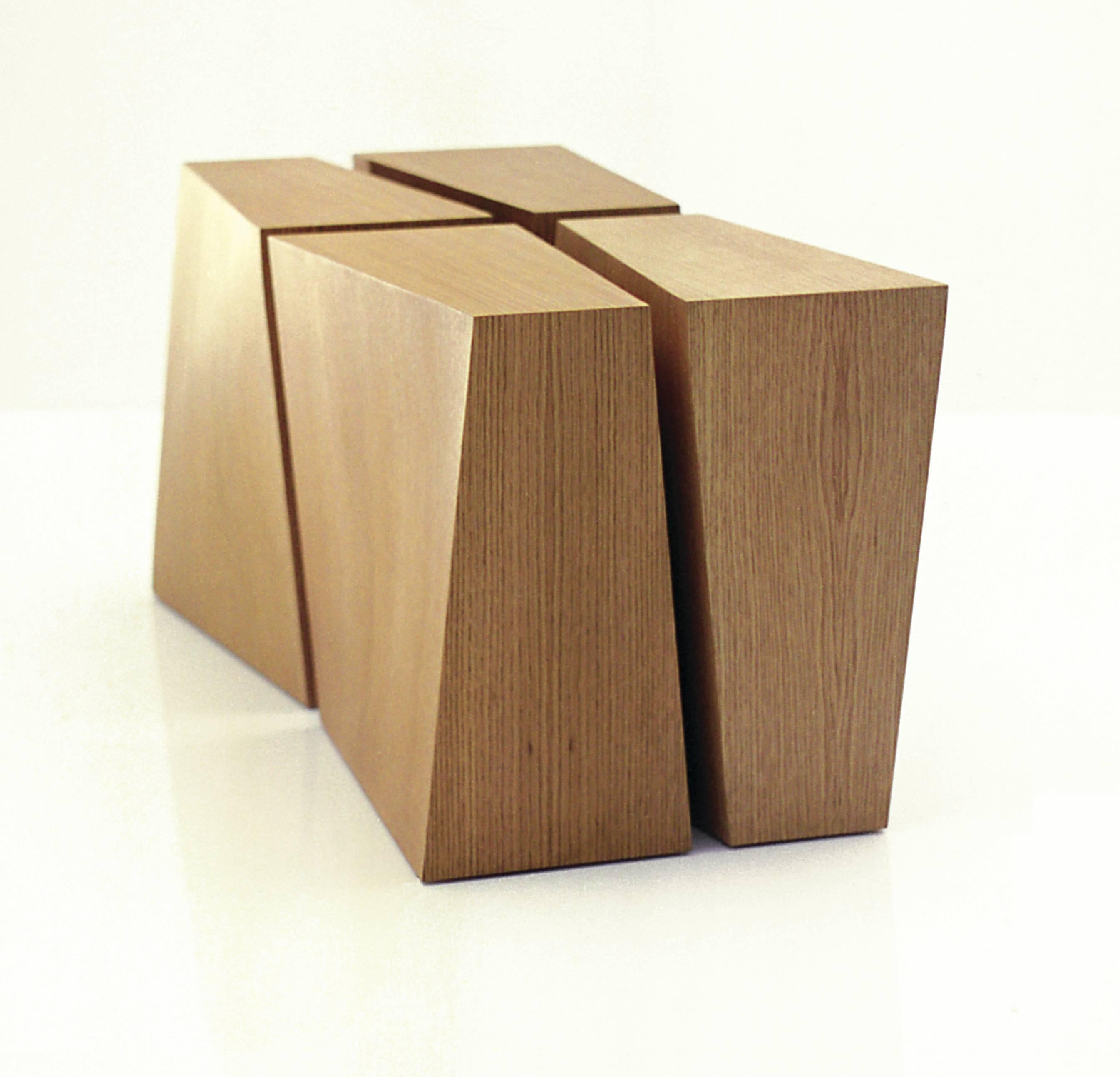 Aan is convex on both sides, Aix is concave.
They make the perfect side table, either alone or in pairs, and also double as extra , portable seating.
Grouped or strung together, they make a bench or cocktail table.
Shown in American rift cut
