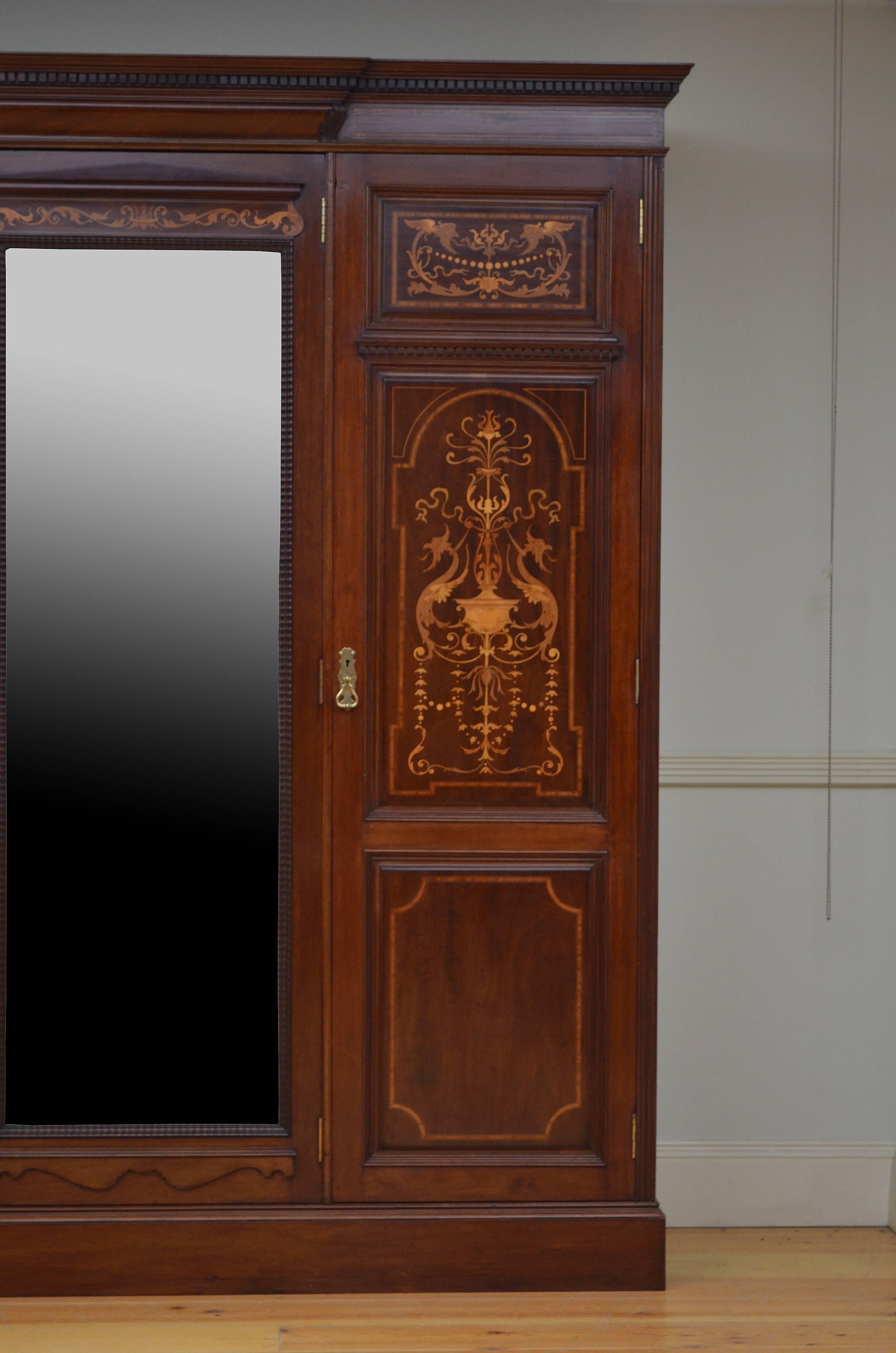Fine Shapland and Petter Mahogany and Inlaid Wardrobe, Edwardian Wardrobe In Good Condition In Whaley Bridge, GB
