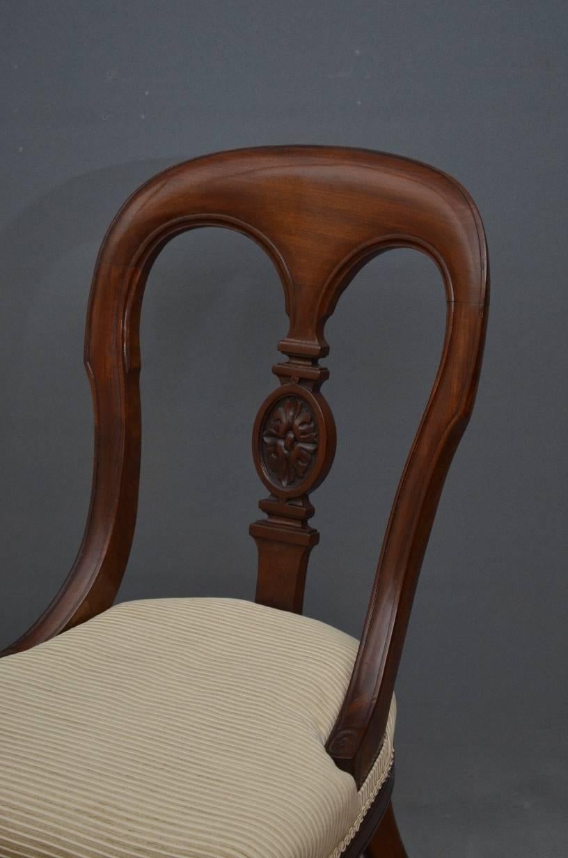 Set of Eight Early Victorian Mahogany Dining Chairs In Good Condition In Whaley Bridge, GB