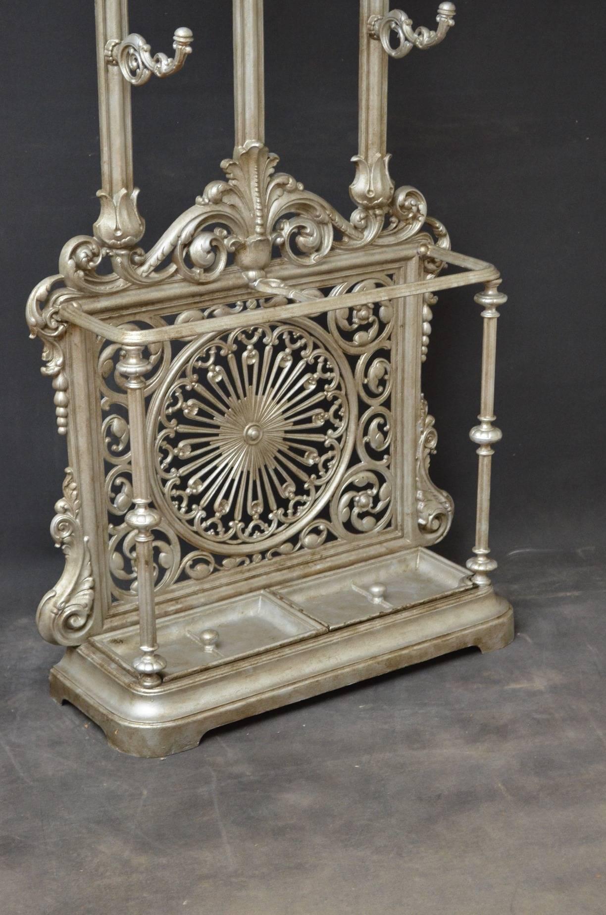 Late 19th Century Elegant Victorian Cast Iron Hall Stand / Coat Stand