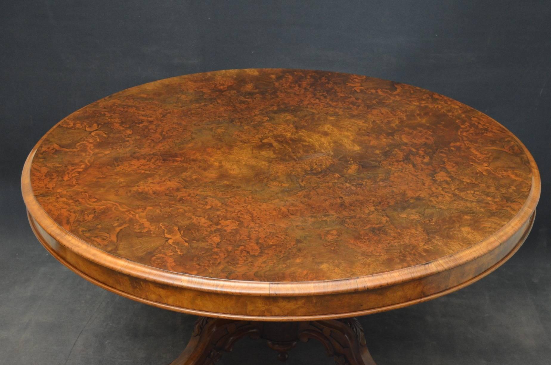 English Fine Quality Victorian Centre Table or Dining Table