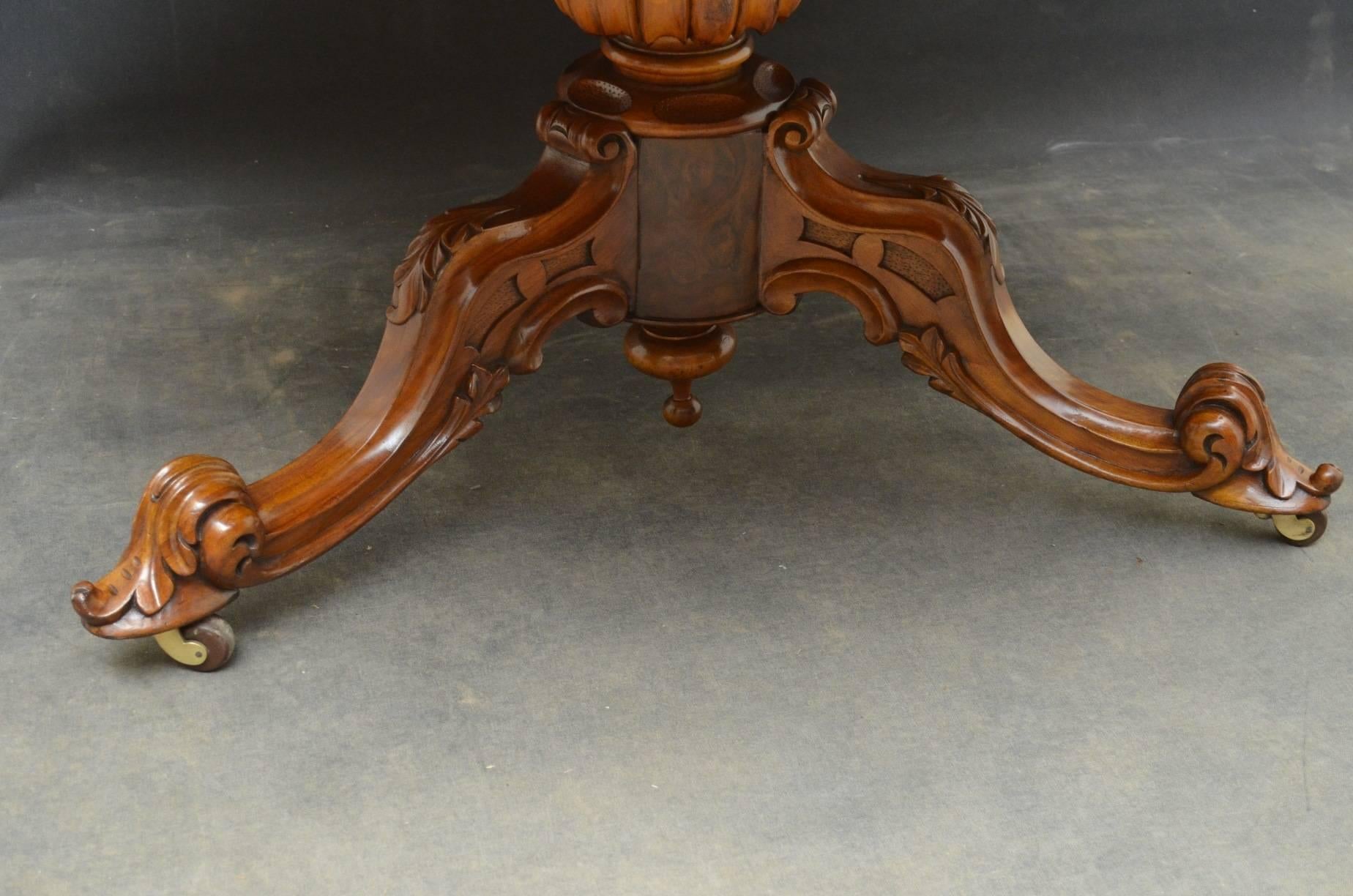 Mid-19th Century Fine Quality Victorian Centre Table or Dining Table