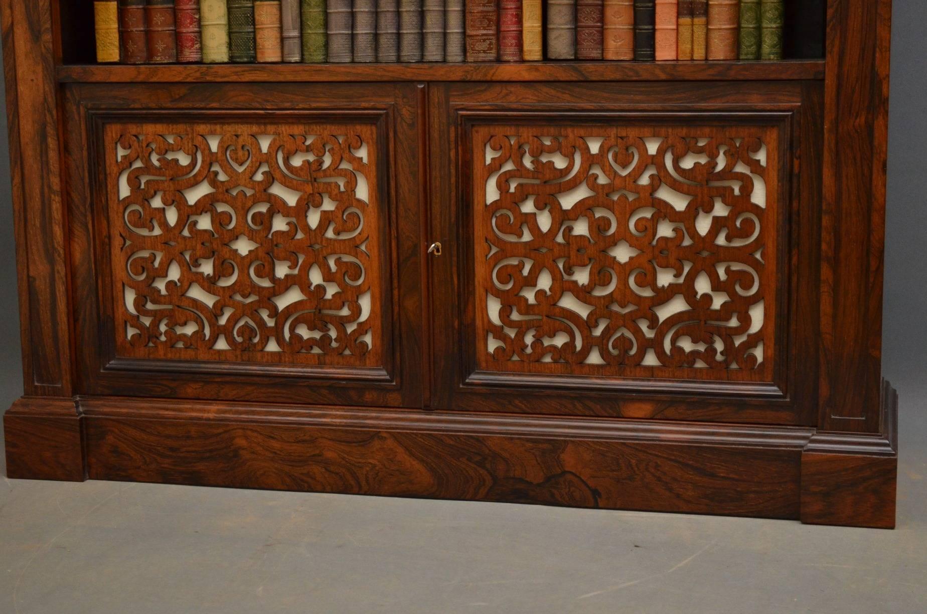 Mid-19th Century Exceptional William IV/Early Victorian Rosewood Bookcase