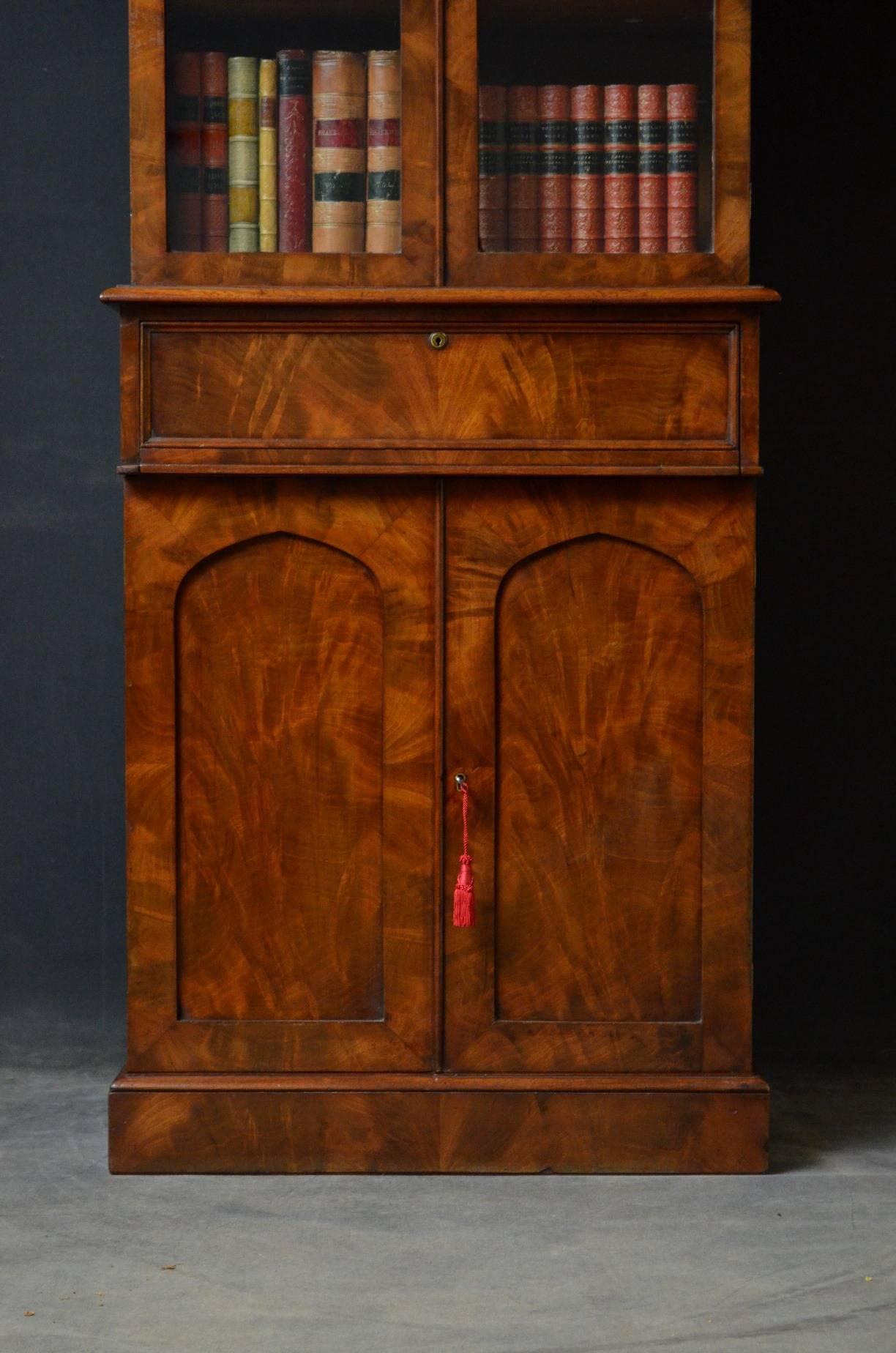 Exceptional Slim William IV Bookcase in Mahogany In Good Condition In Whaley Bridge, GB