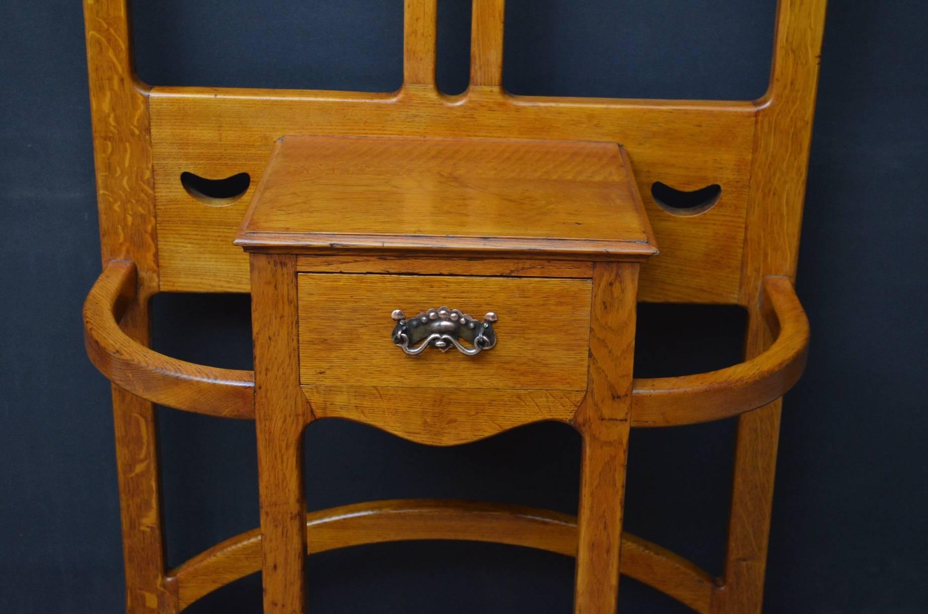 Stylish Art Nouveau Solid Oak Hall Stand In Excellent Condition In Whaley Bridge, GB