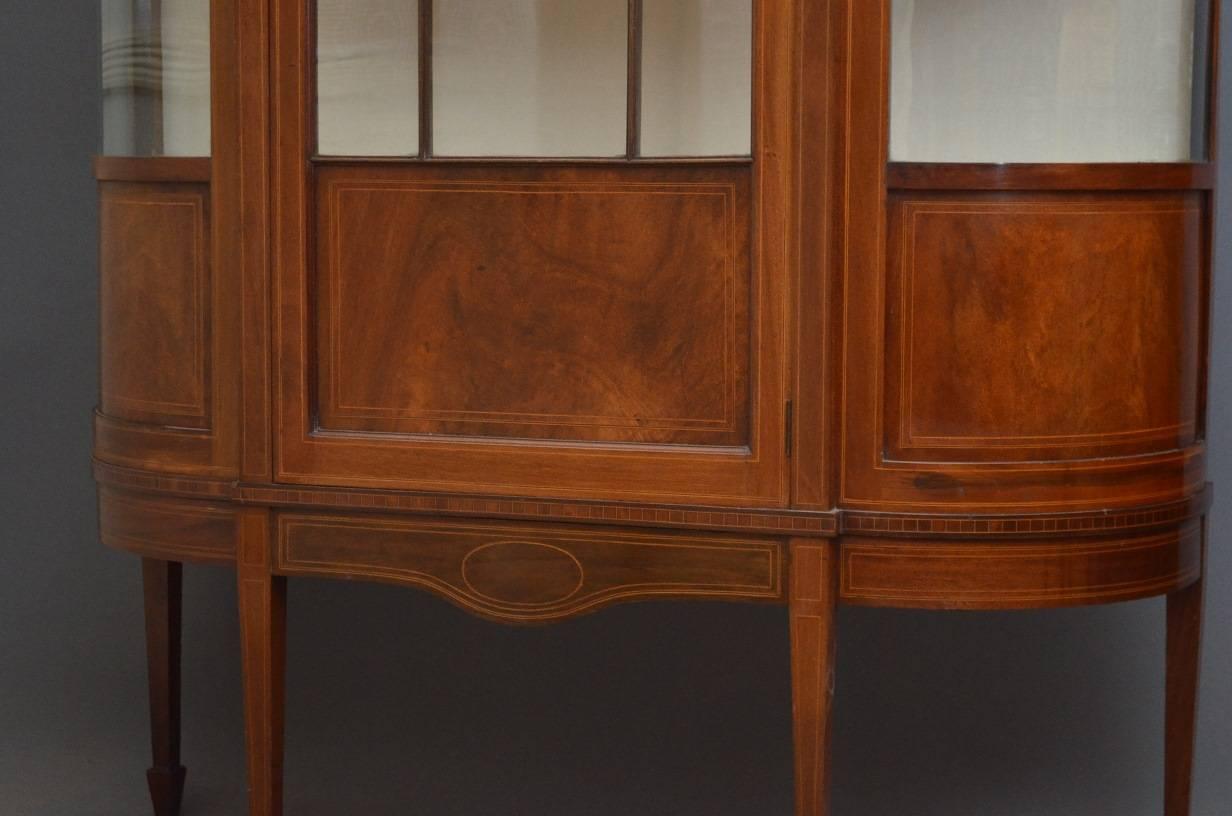 Stunning Edwardian Display Cabinet, Vitrine In Excellent Condition In Whaley Bridge, GB