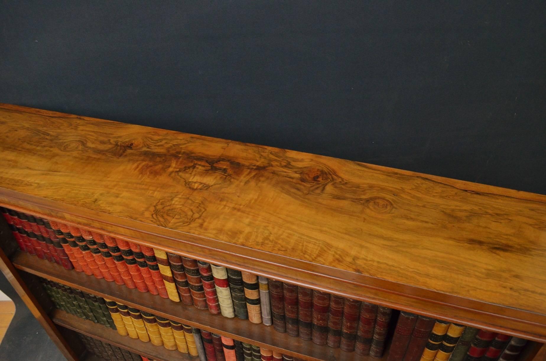 Victorian Figured Walnut Open Bookcase In Excellent Condition In Whaley Bridge, GB