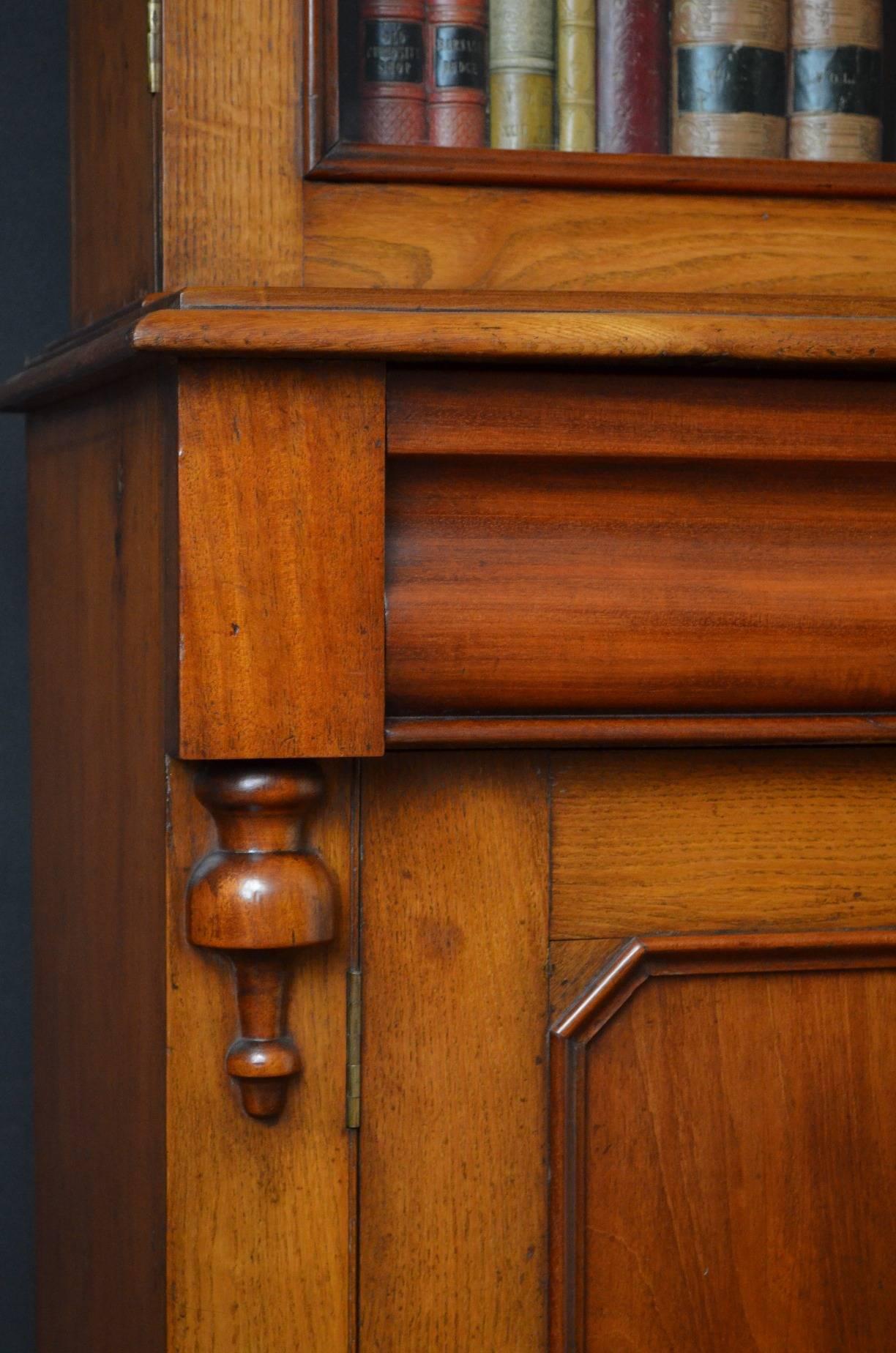 Victorian Oak and Mahogany Country Bookcase In Good Condition In Whaley Bridge, GB