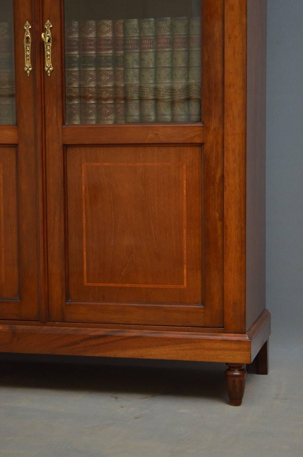 Victorian Period Mahogany Glazed Bookcase In Excellent Condition In Whaley Bridge, GB