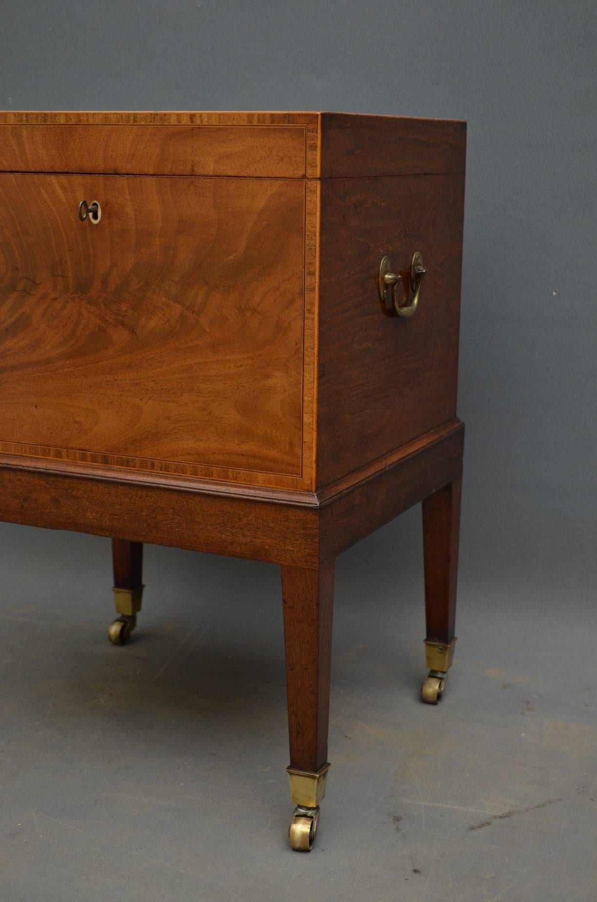 Gerogian Flamed Mahogany Cellaret In Good Condition In Whaley Bridge, GB