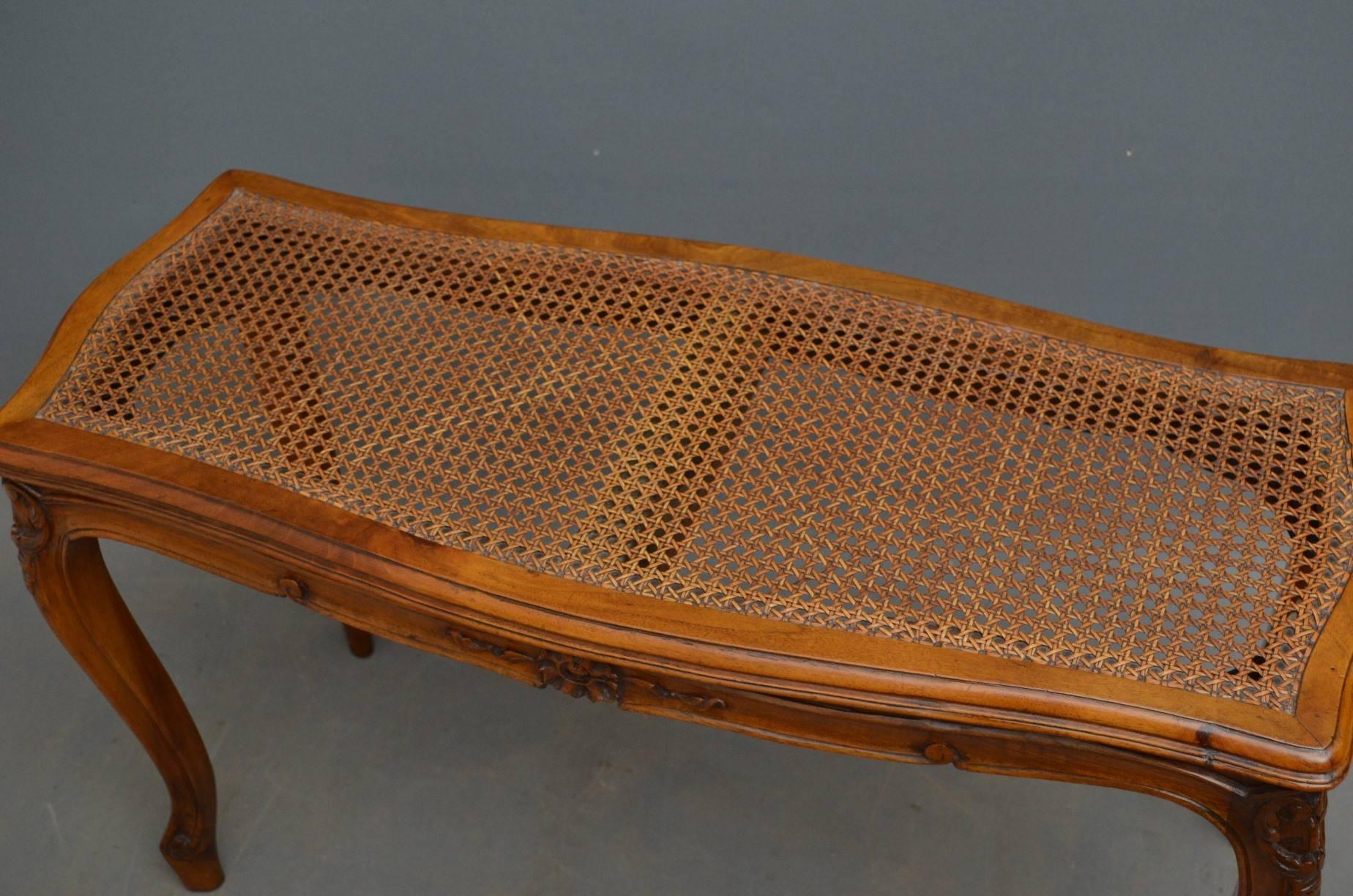 Sn3803 Attractive French walnut window seat /bench with original caned seat, carved front and back rails and cabriole legs, all in excellent condition, ready to place at home, circa 1890
Measures: H 20