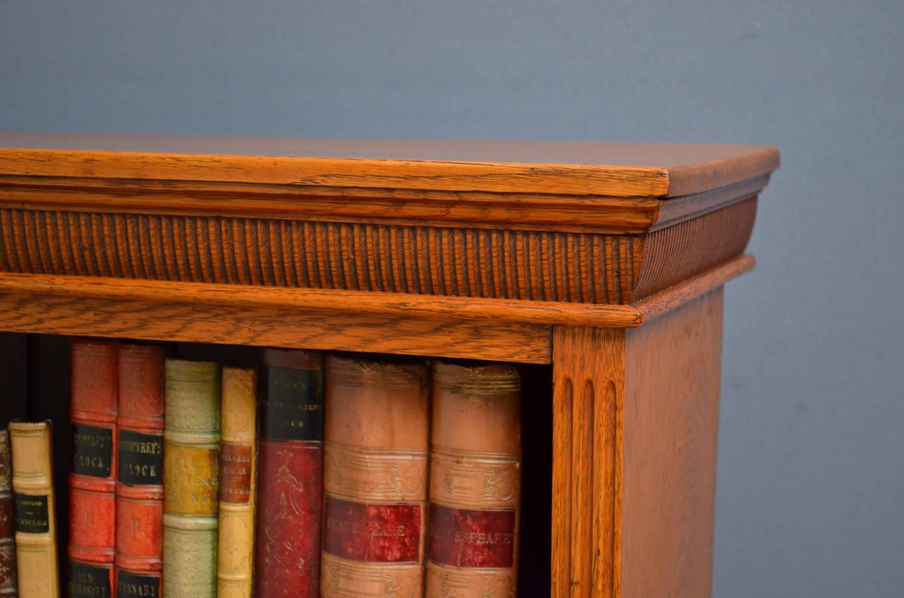 Victorian Oak Open Bookcase (Spätviktorianisch)
