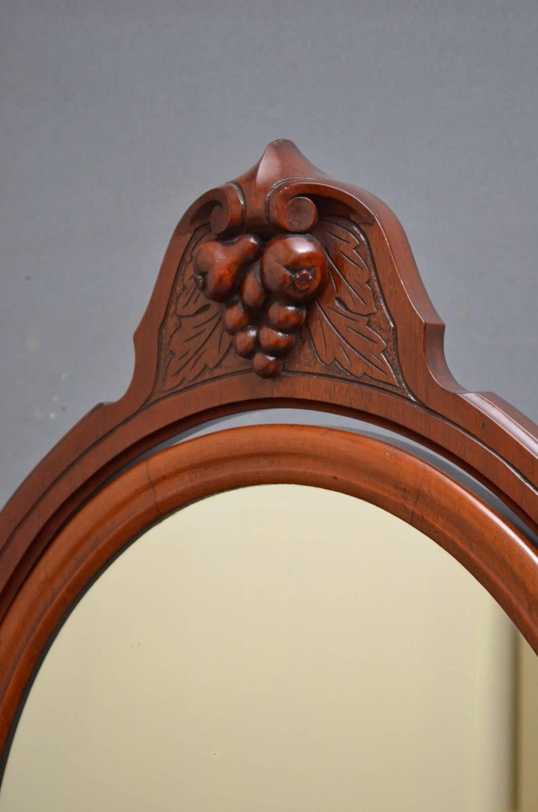 Sn4165 Victorian, mahogany toilet mirror with original oval plate, having carved supports and attractive figured mahogany base, standing on carved feet, circa 1870.
Measures: H 38.5?, W32.5?, D12?
H 98cm, W 83cm, D 30cm.