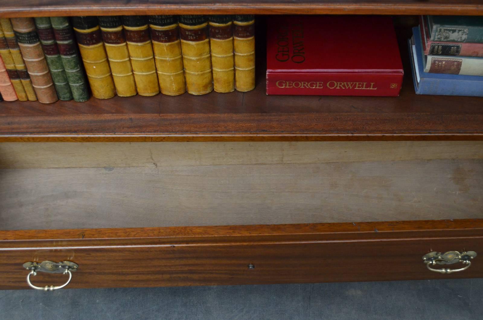 19th Century Open Bookcase in Mahogany In Excellent Condition In Whaley Bridge, GB