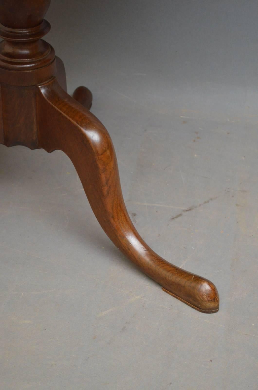 George III Oak Tilt-Top Table For Sale 2