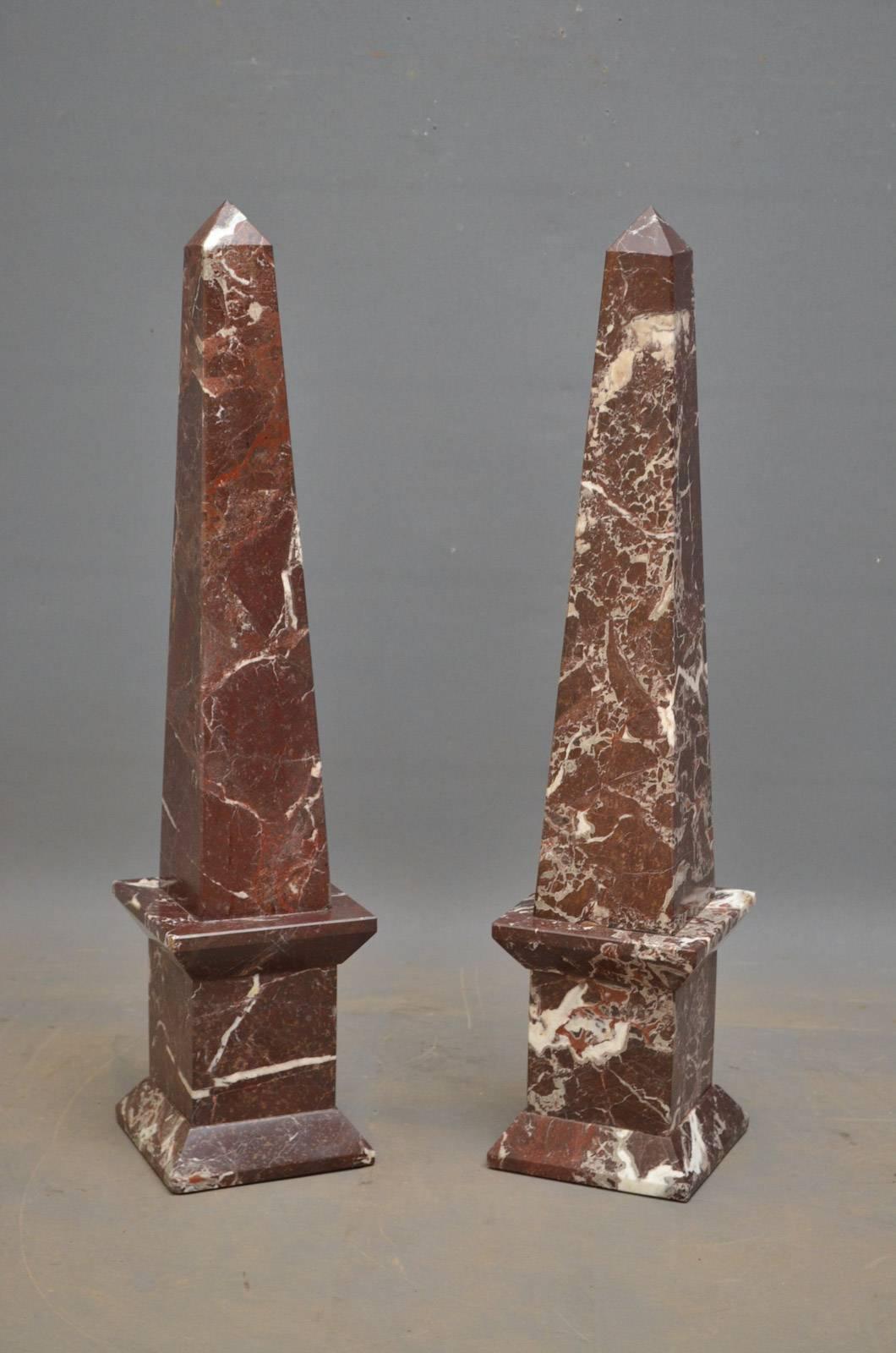 Sn4275  a fine pair of very decorative rogue marble obelisks in wonderful condition throughout. Early to mid-20th century.
Measures: H 29.5