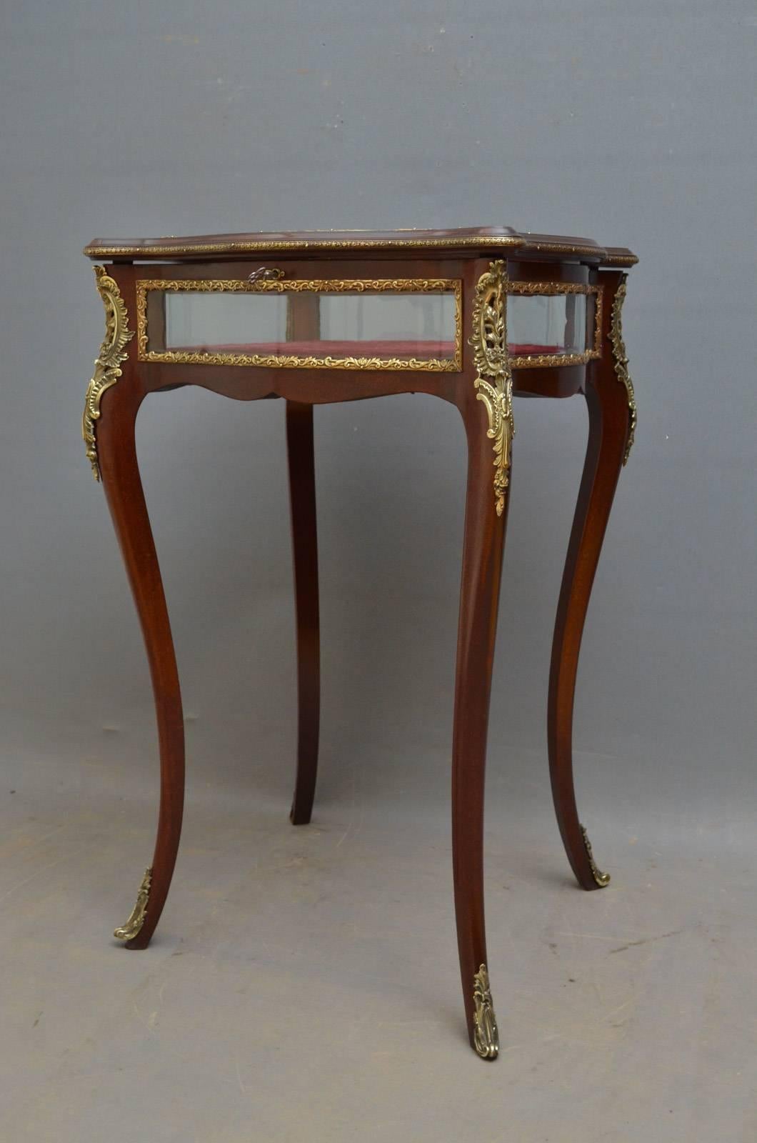 Exceptional Edwardian Mahogany Bijouterie Table For Sale 1