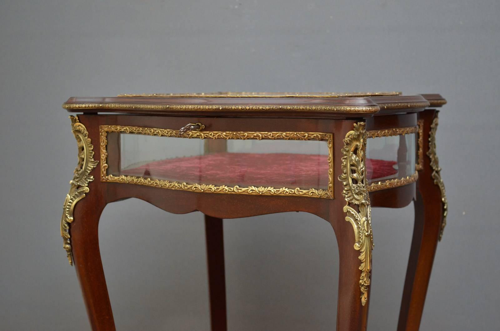Exceptional Edwardian Mahogany Bijouterie Table In Excellent Condition For Sale In Whaley Bridge, GB