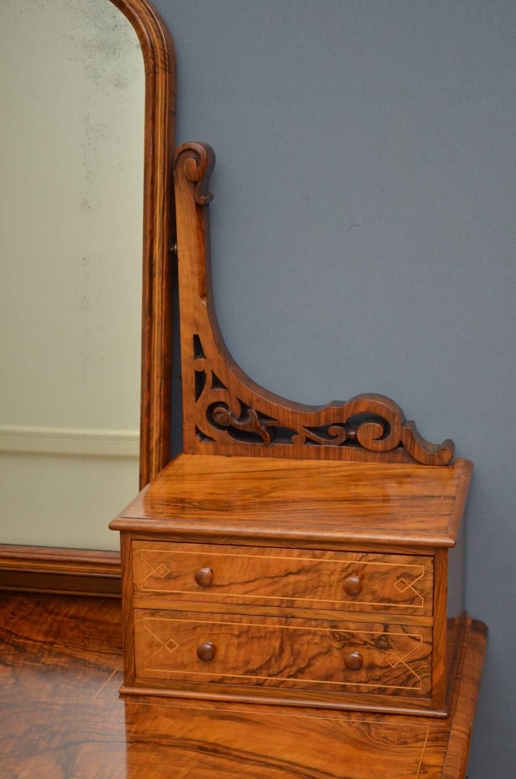 Fine Quality Victorian Walnut Dressing Table In Excellent Condition In Whaley Bridge, GB