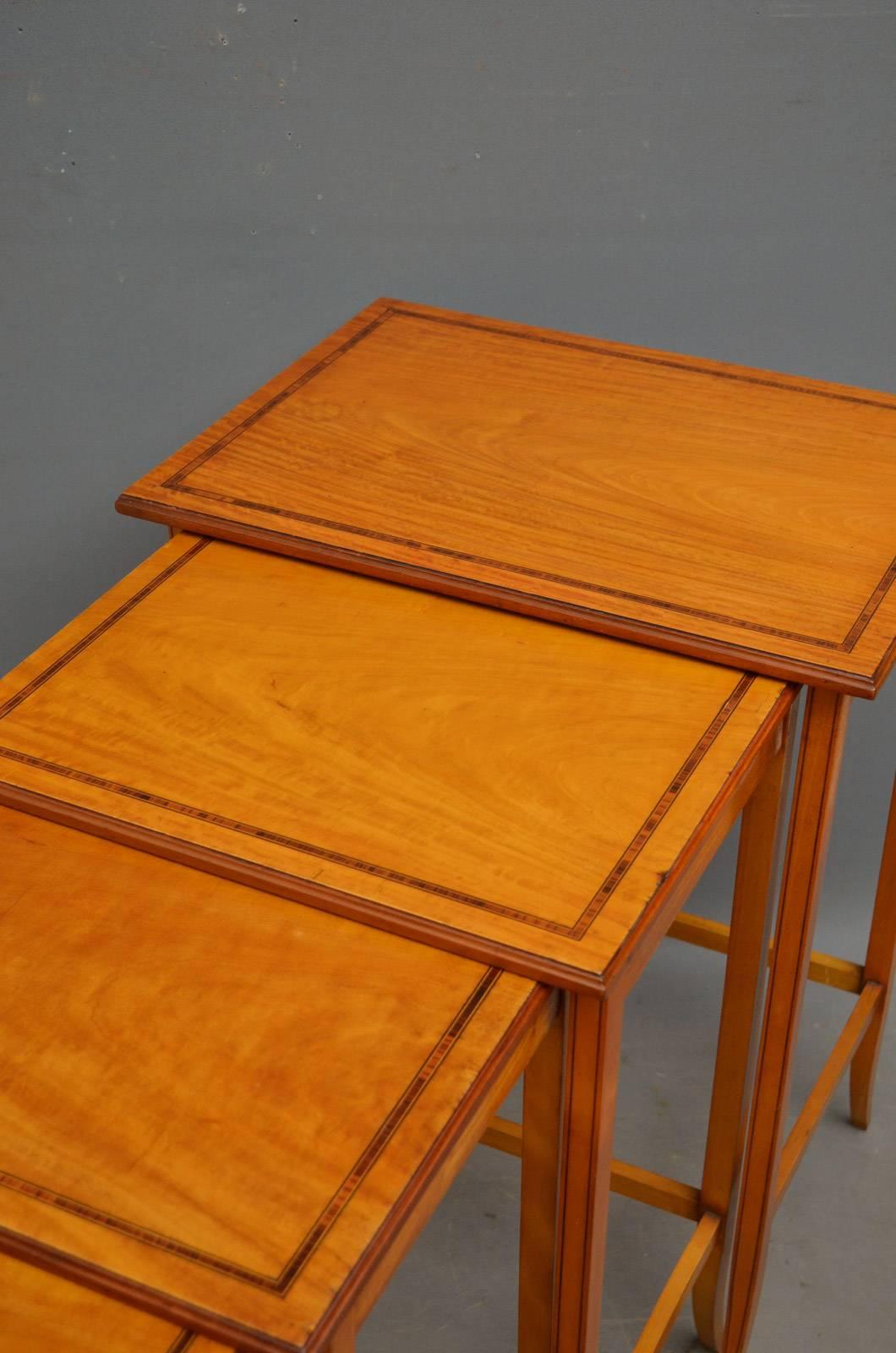 Edwardian Satinwood Quartetto Nest of Tables In Excellent Condition For Sale In Whaley Bridge, GB