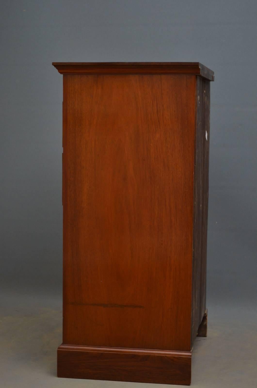 Victorian Mahogany Chest of Drawers 2