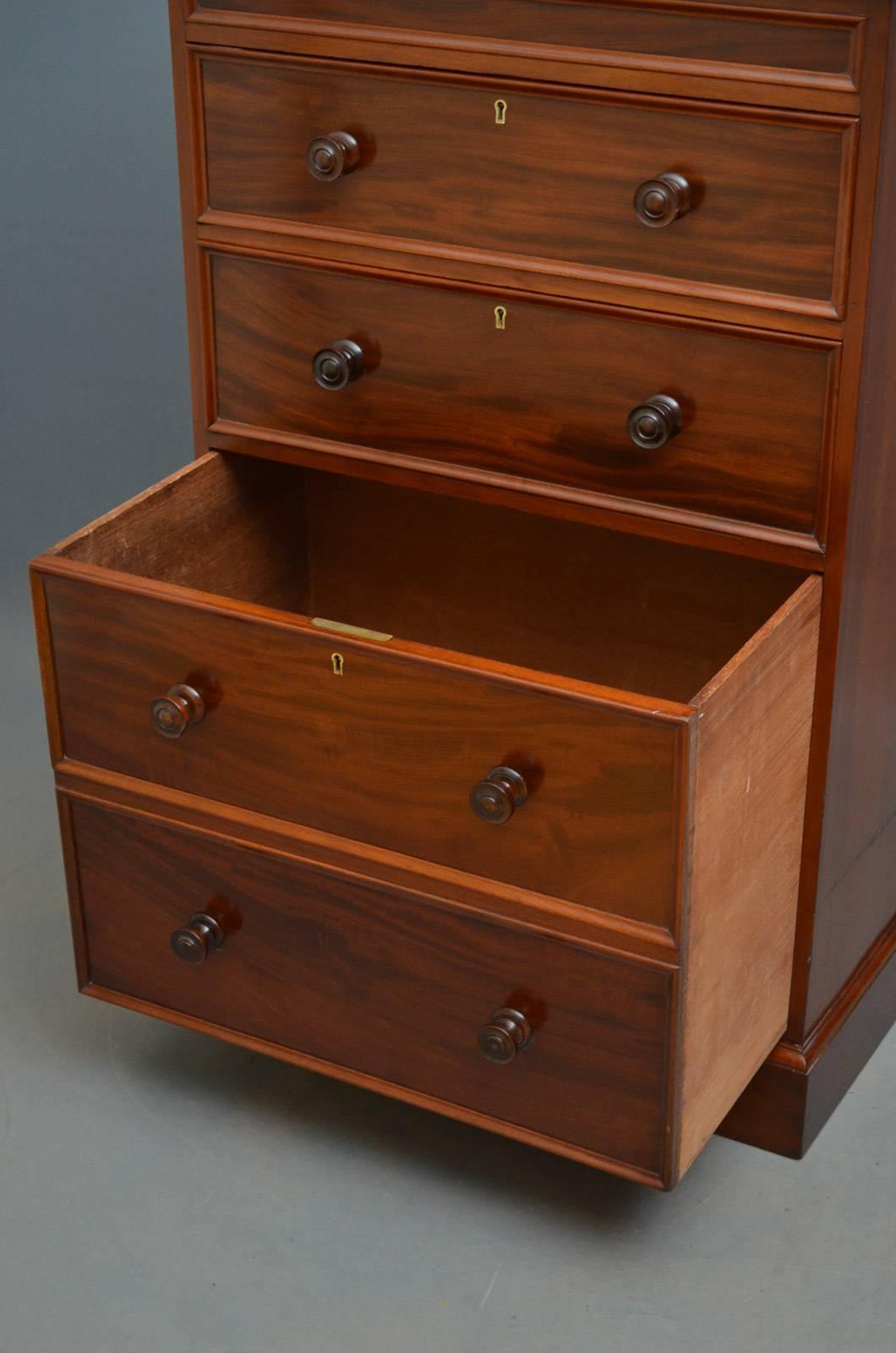 Mid-19th Century Victorian Mahogany Chest of Drawers