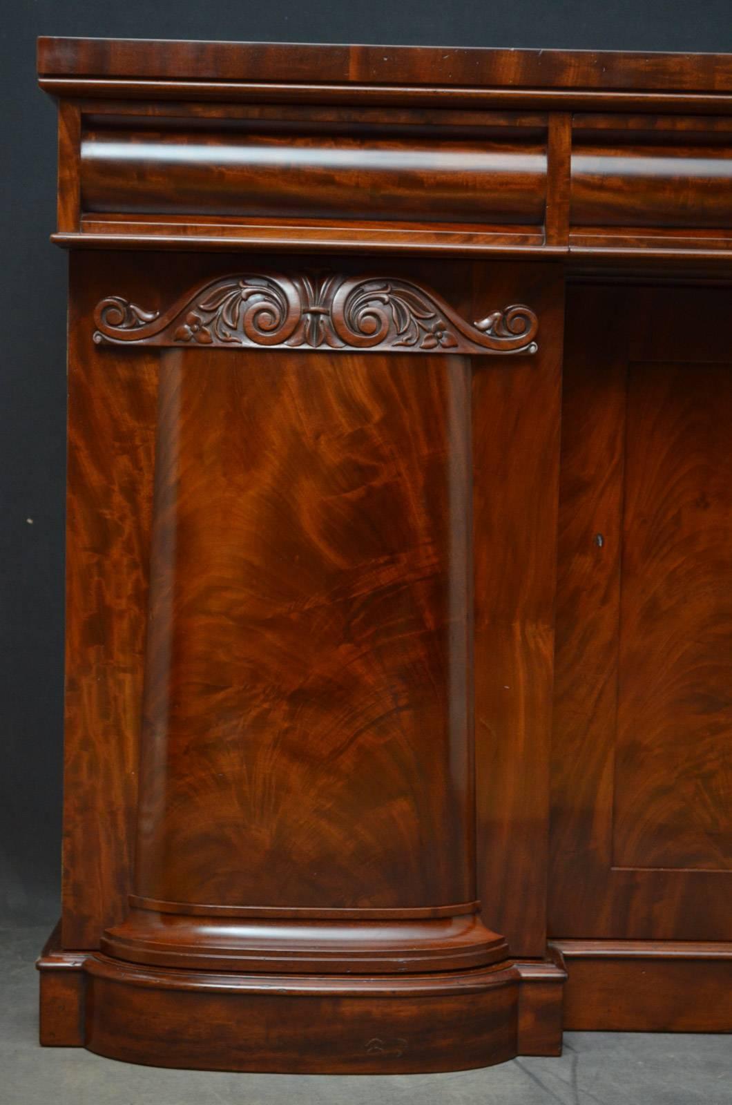 Mid-19th Century Superb Quality William IV Mahogany Sideboard
