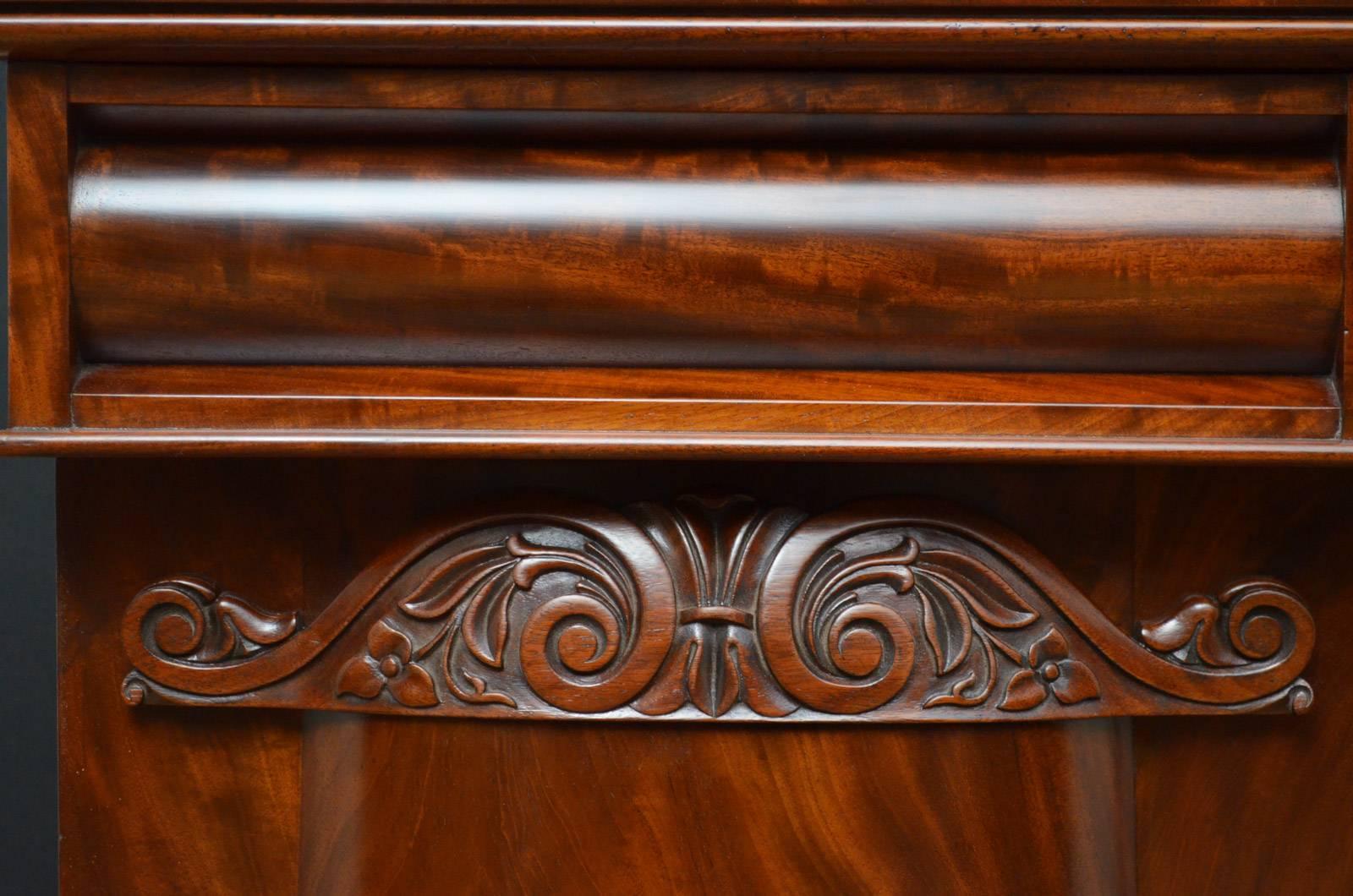 Superb Quality William IV Mahogany Sideboard In Excellent Condition In Whaley Bridge, GB
