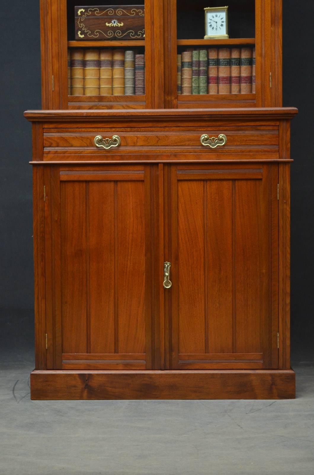 Early 20th Century Edwardian Walnut Bookcase