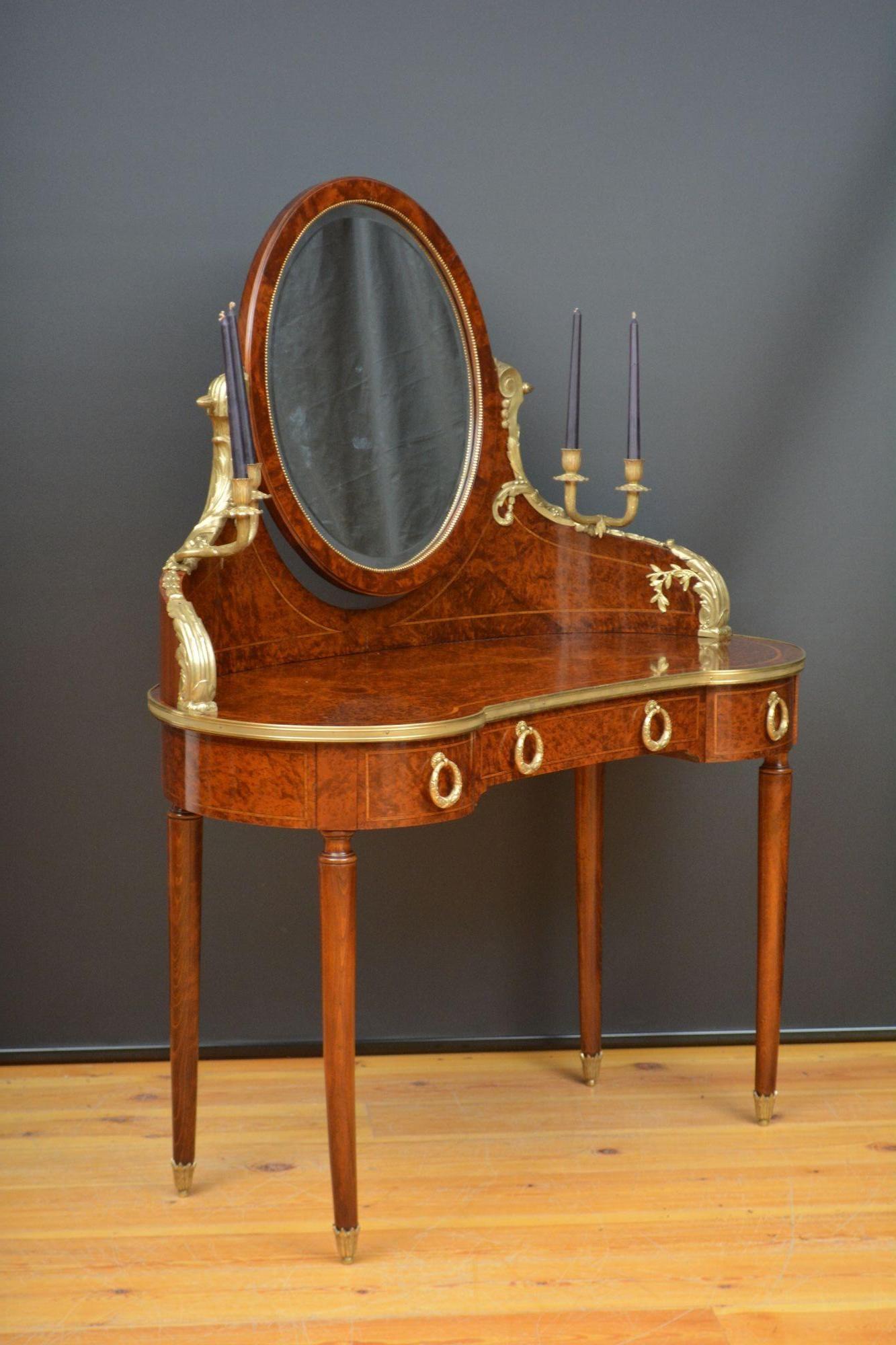 Magnífico tocador francés con forma de castillo en Bueno estado para la venta en Whaley Bridge, GB