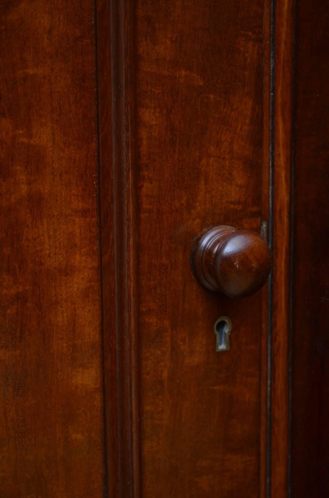 Victorian Mahogany Wardrobe 1