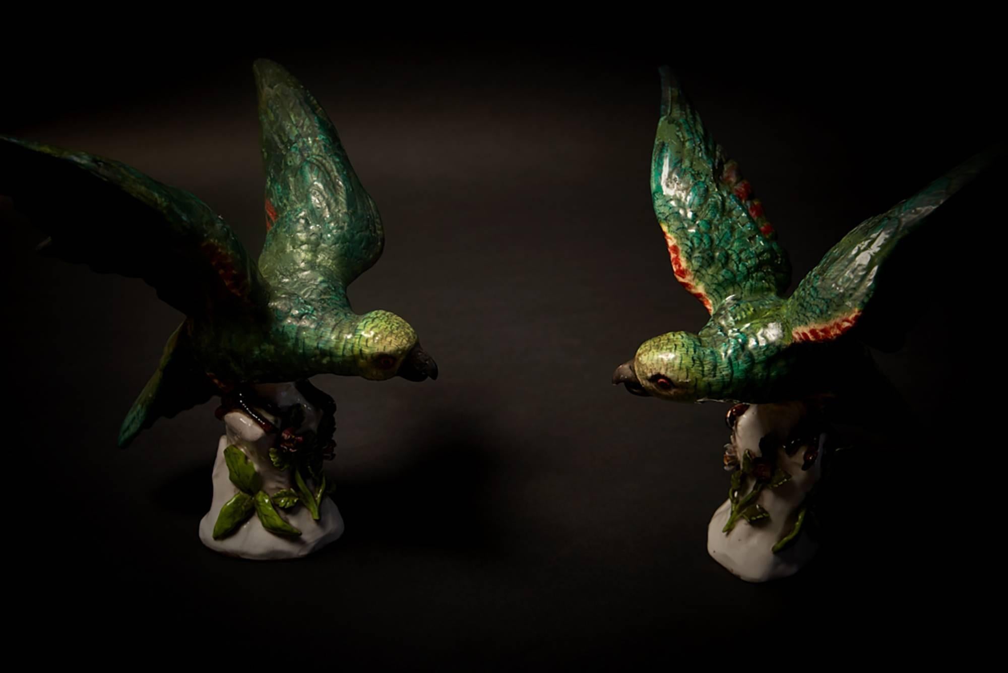 French Dramatic pair of green porcelain parrots, Paris, late 18th - Early 19th century